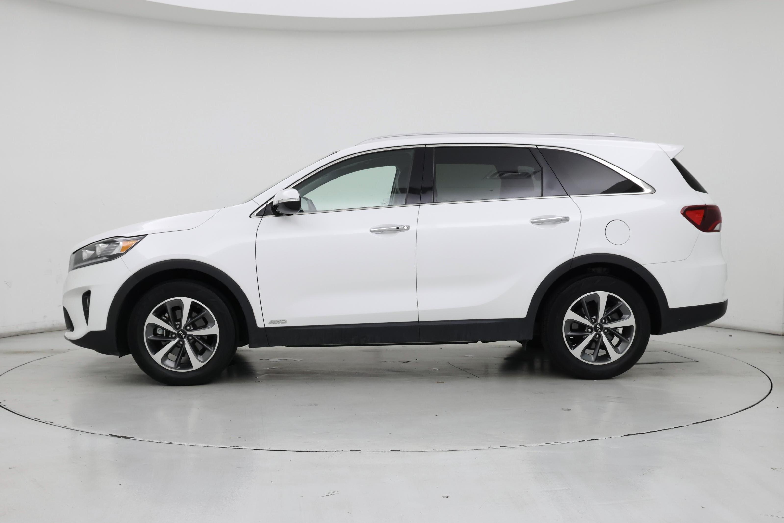 Thumbnail: 2019 Kia Sorento - 3