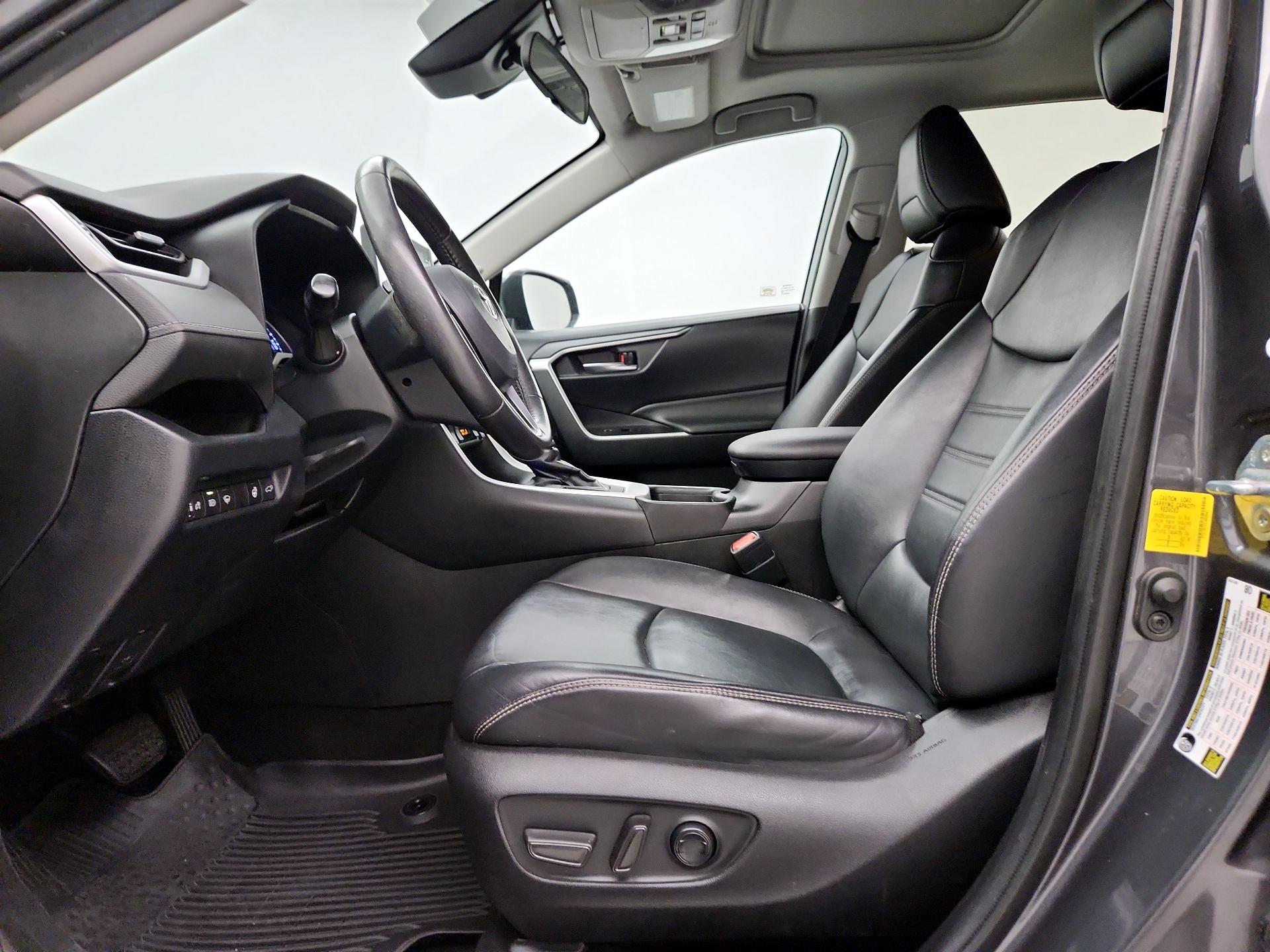 Thumbnail: 2020 Toyota RAV4 - 11