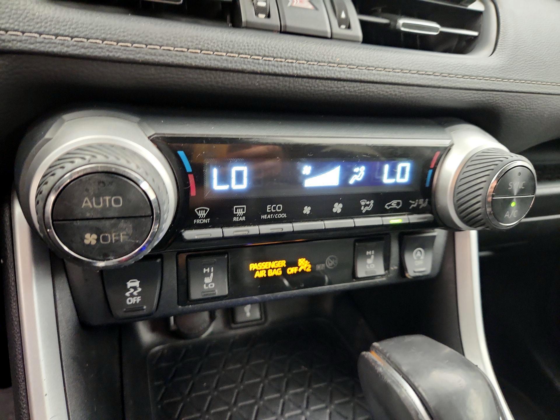Thumbnail: 2020 Toyota RAV4 - 16