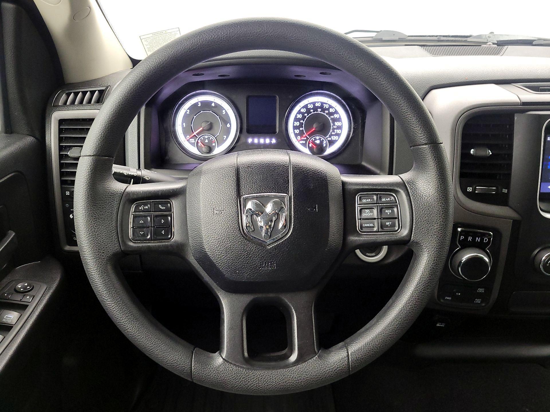 Thumbnail: 2020 RAM 1500 Classic - 10