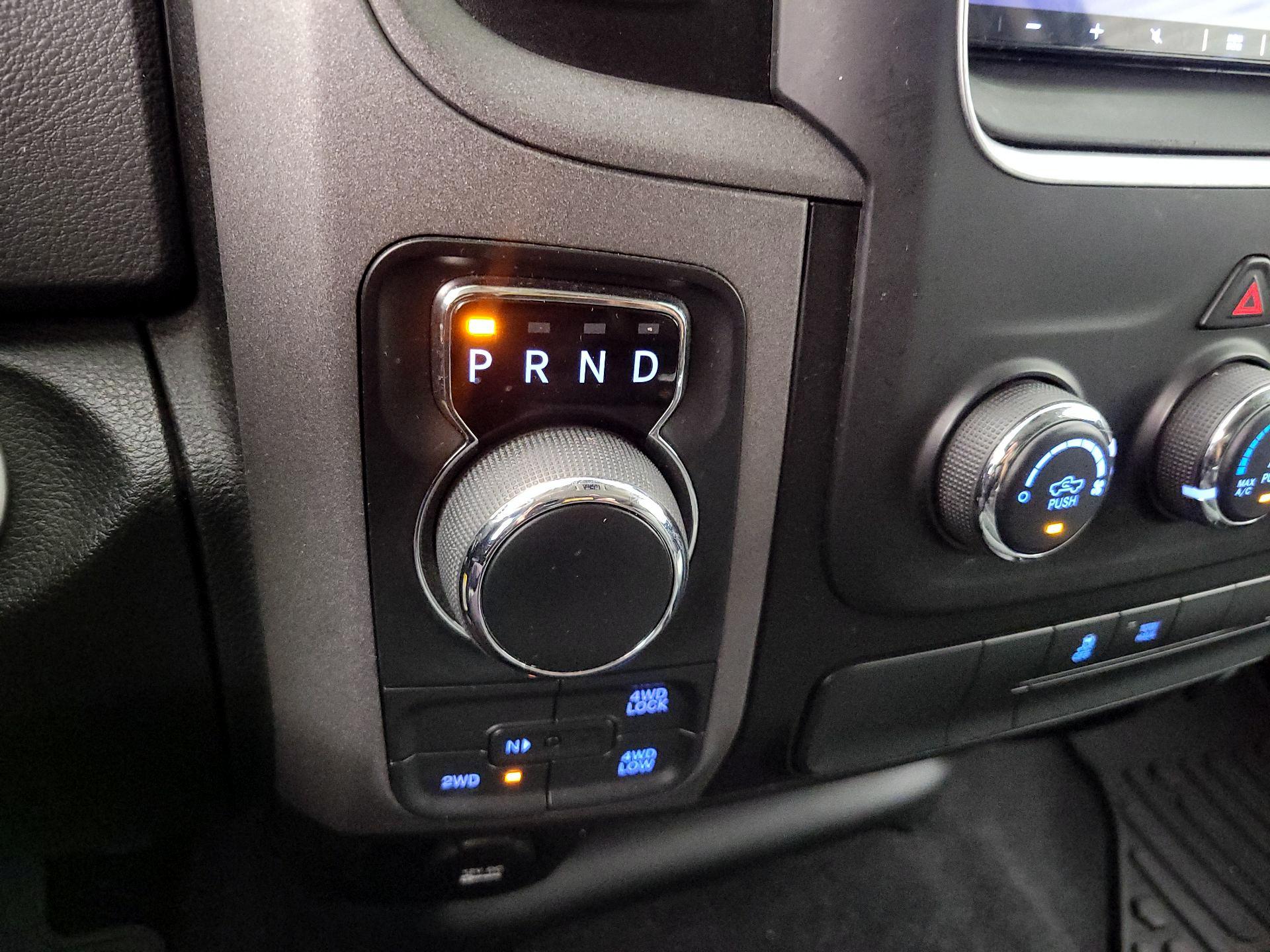 Thumbnail: 2020 RAM 1500 Classic - 17