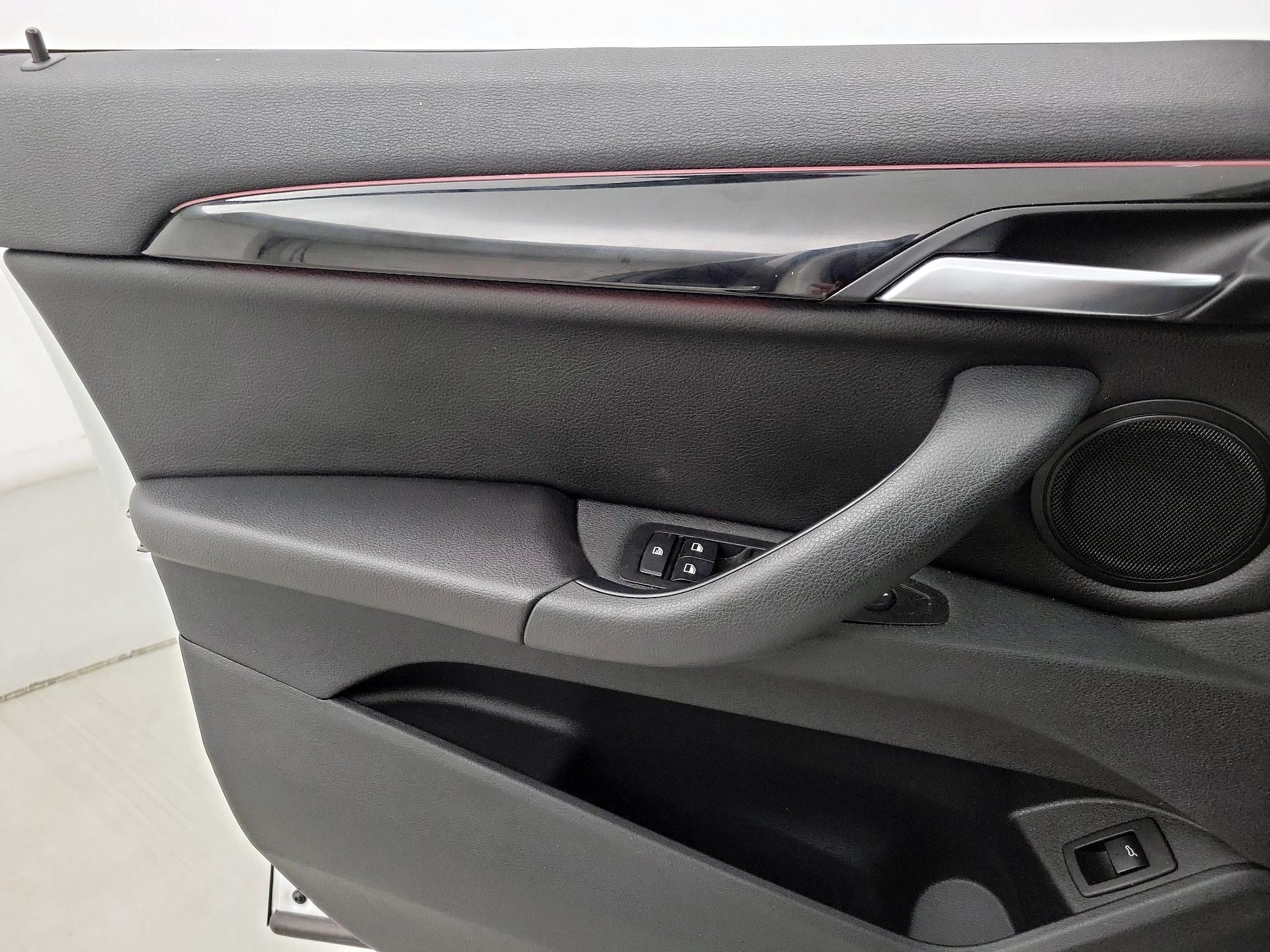 Thumbnail: 2020 BMW X1 - 12