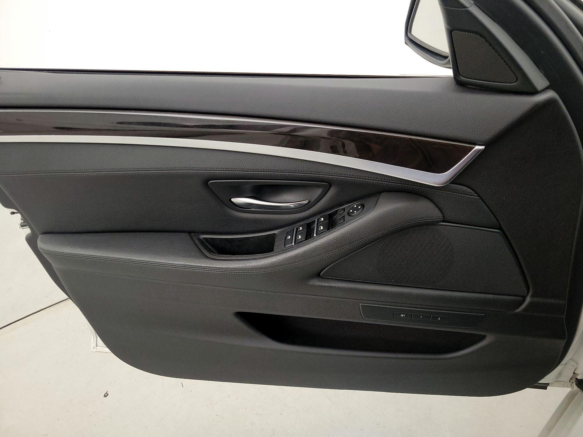 Thumbnail: 2015 BMW 5 Series - 12