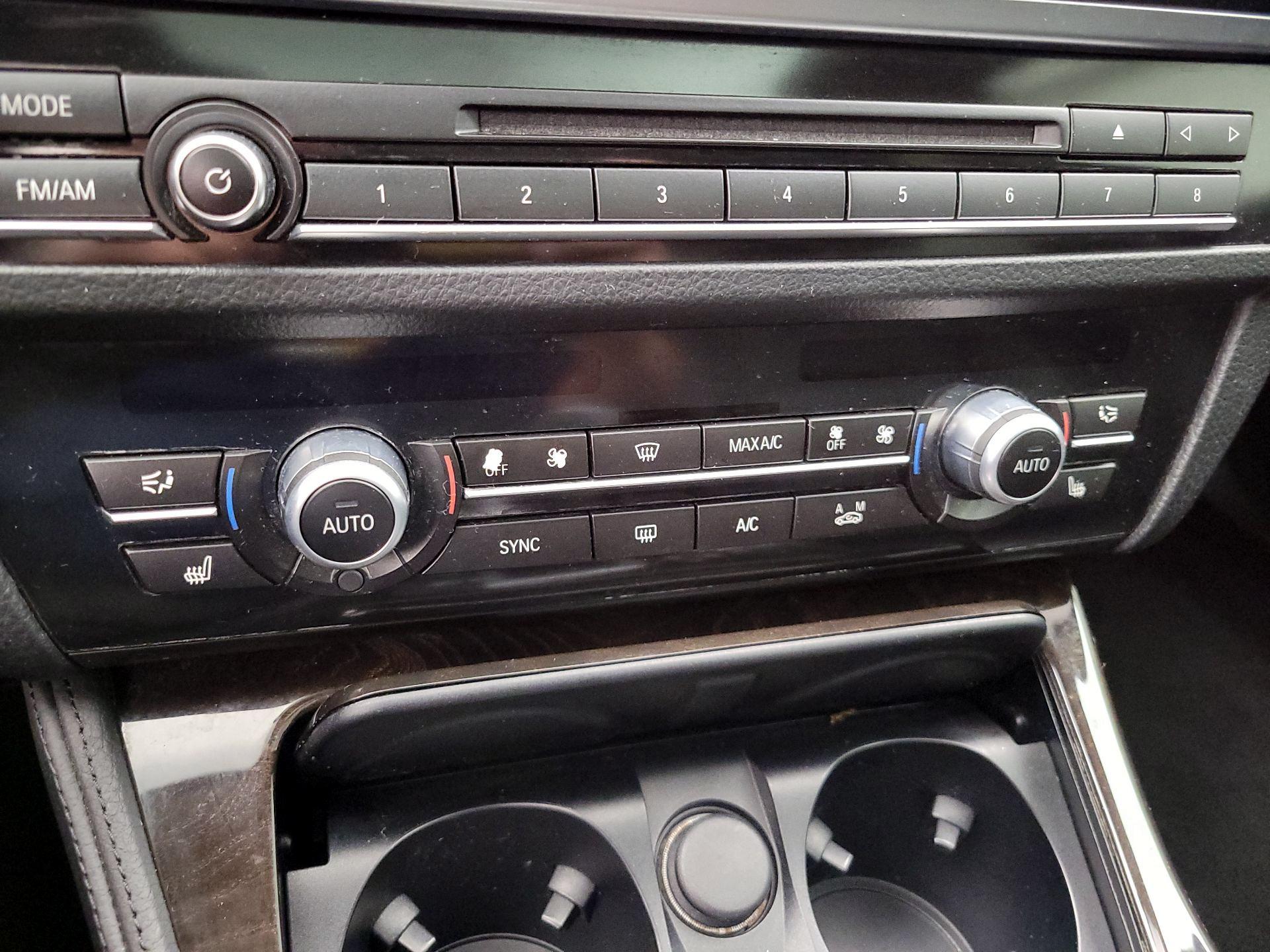 Thumbnail: 2015 BMW 5 Series - 15