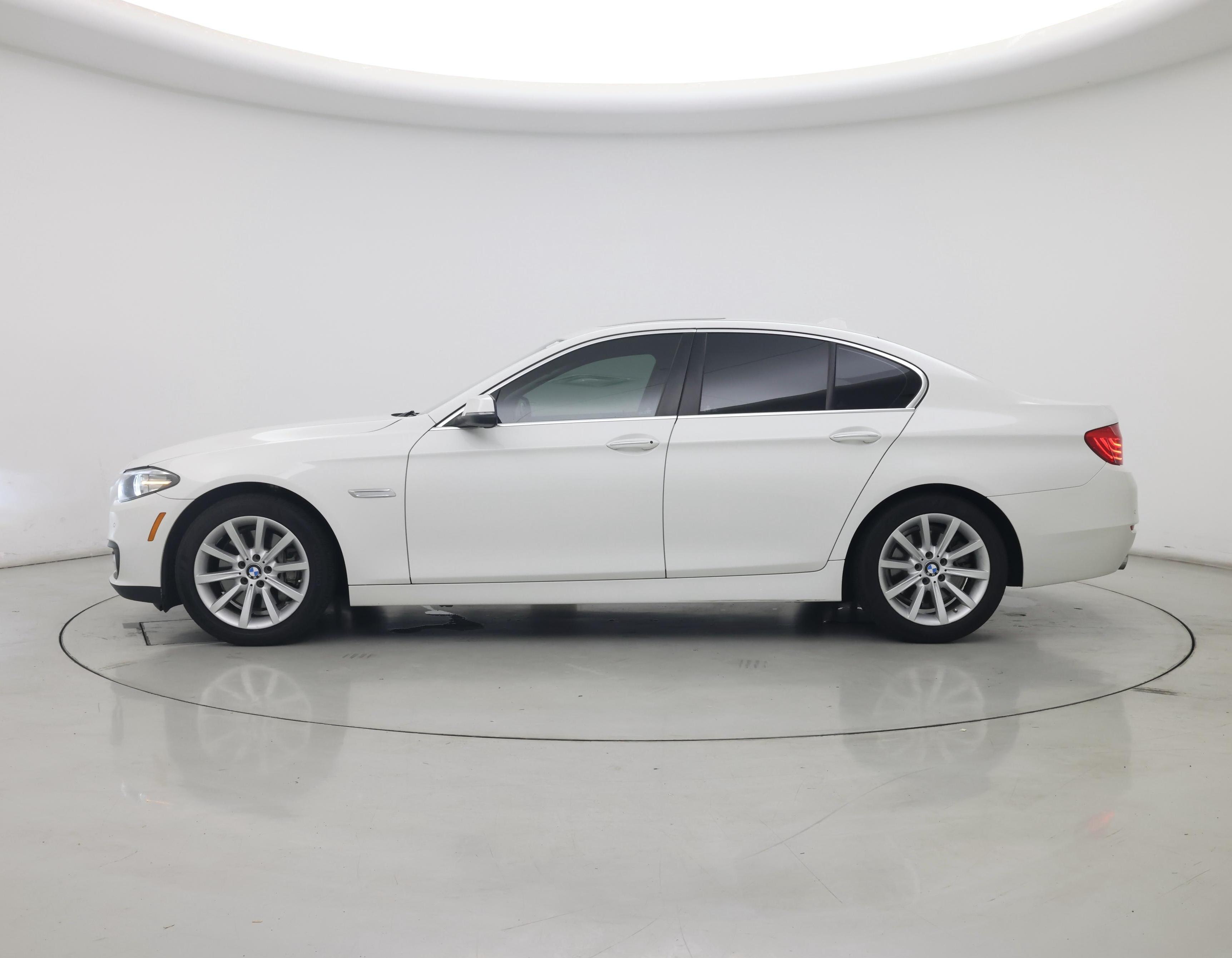 Thumbnail: 2015 BMW 5 Series - 3