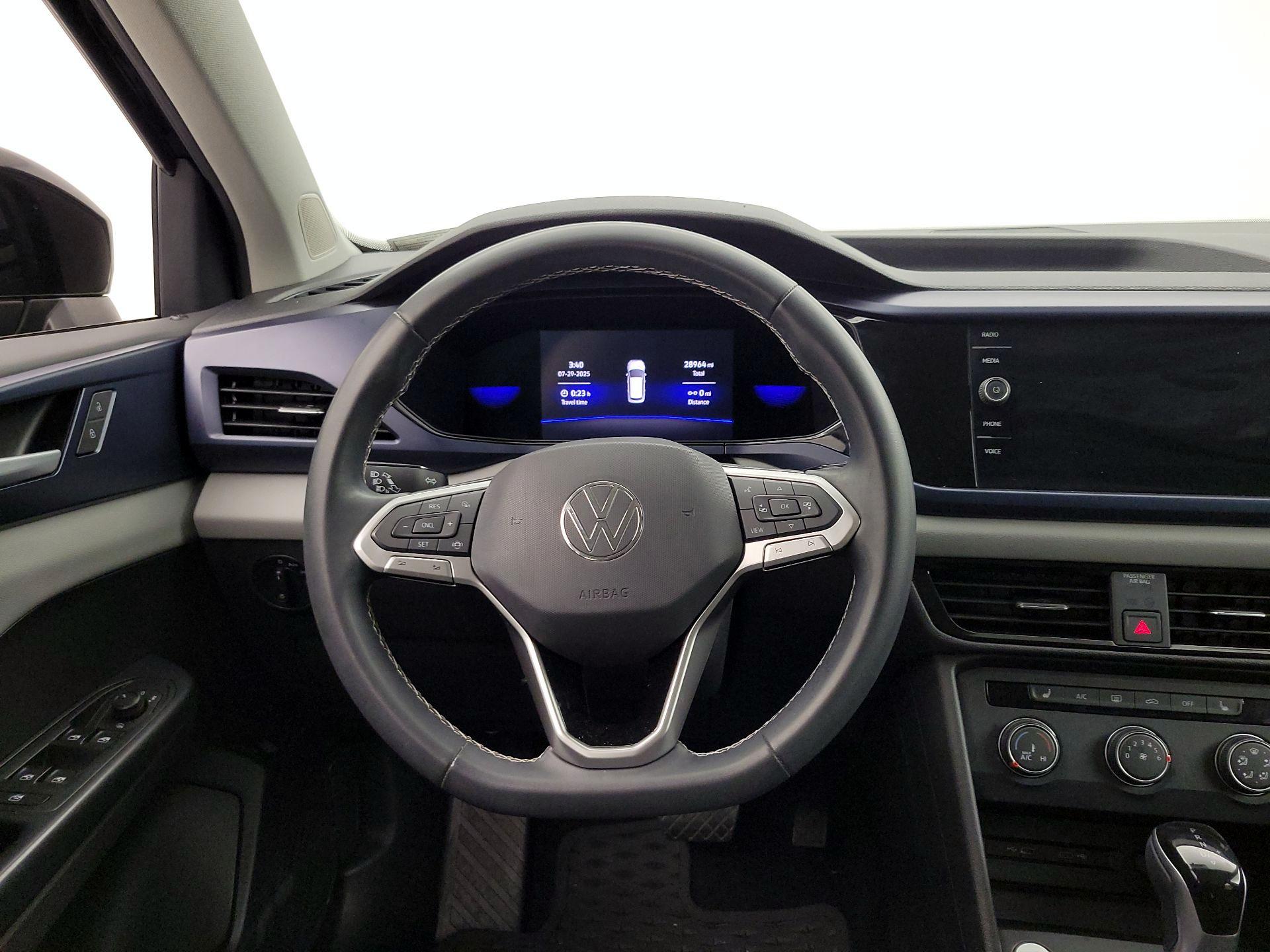 Thumbnail: 2022 Volkswagen Taos - 10