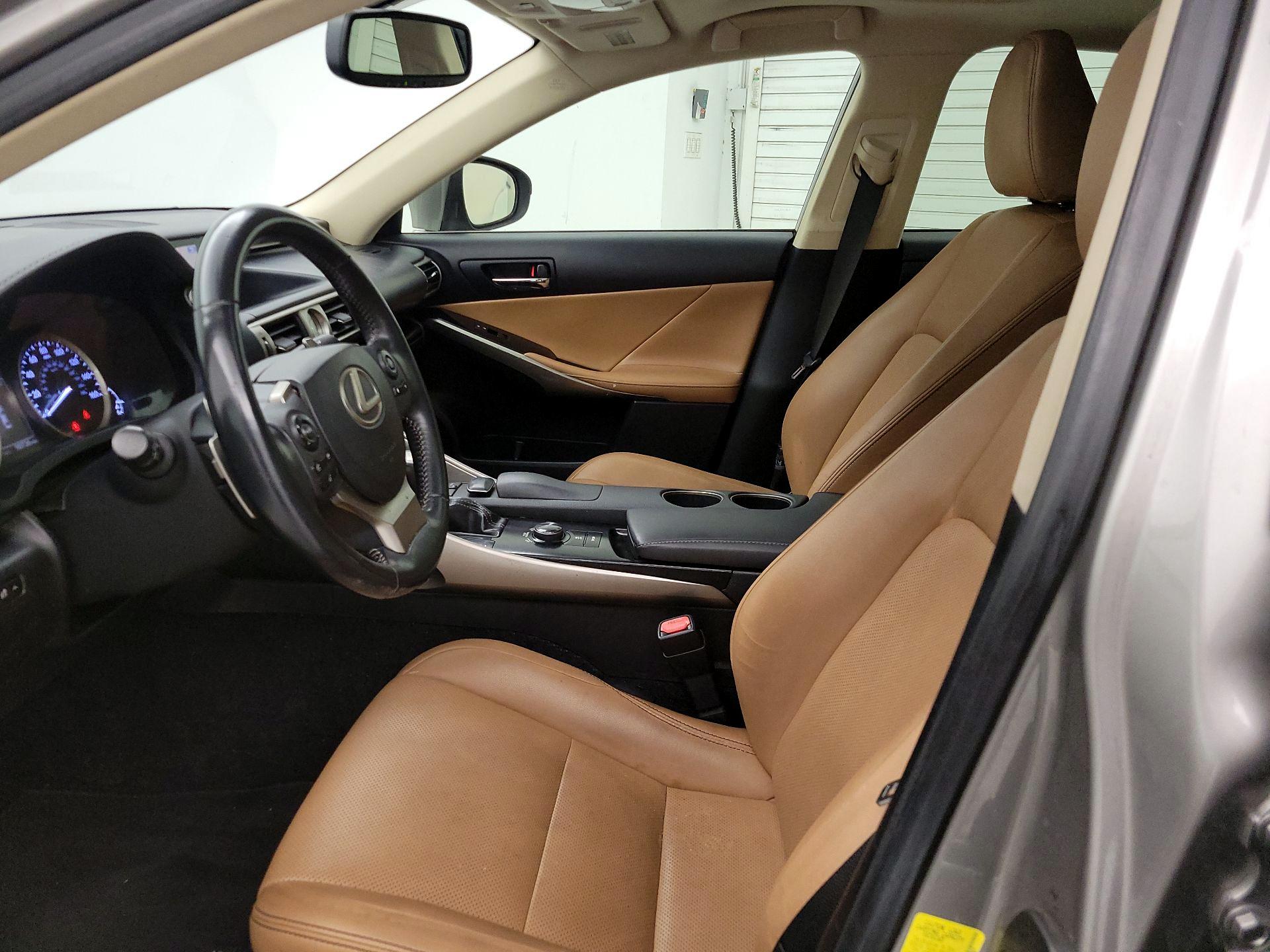 Thumbnail: 2014 Lexus IS - 11
