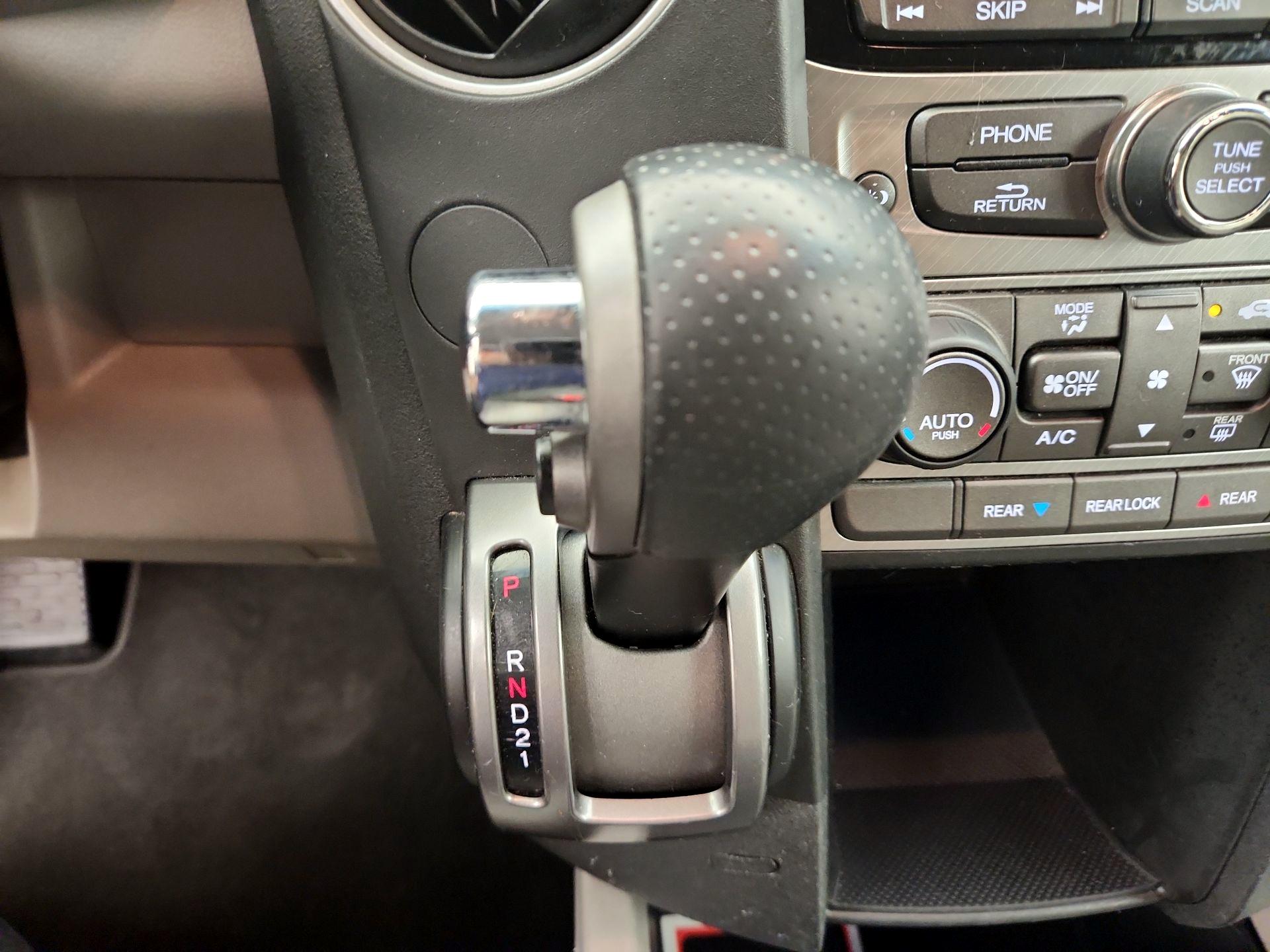 Thumbnail: 2013 Honda Pilot - 17