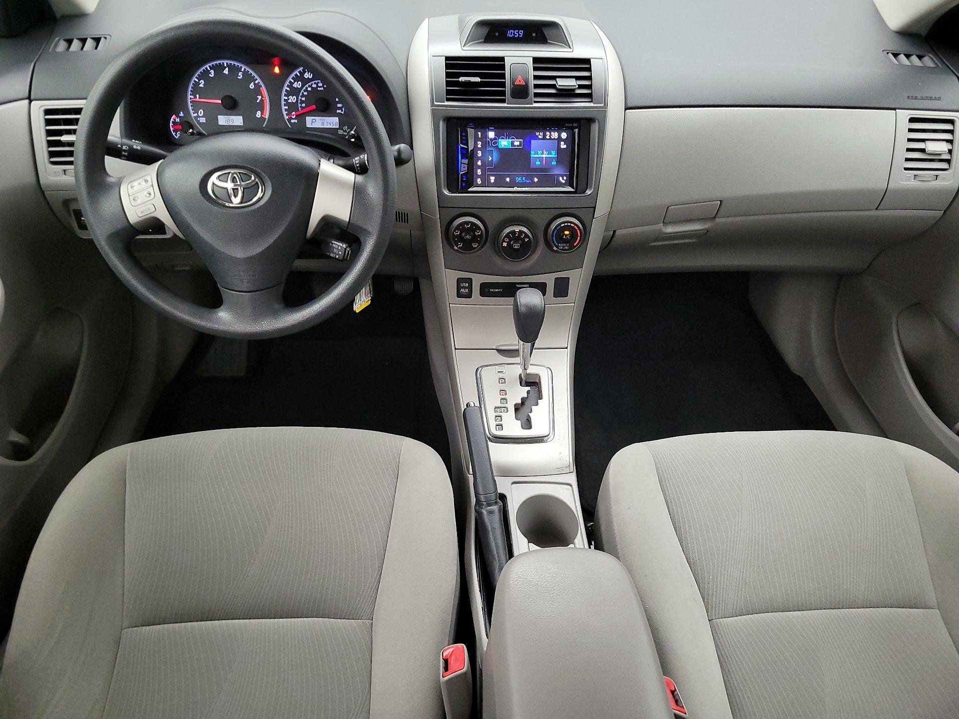 Thumbnail: 2013 Toyota Corolla - 9