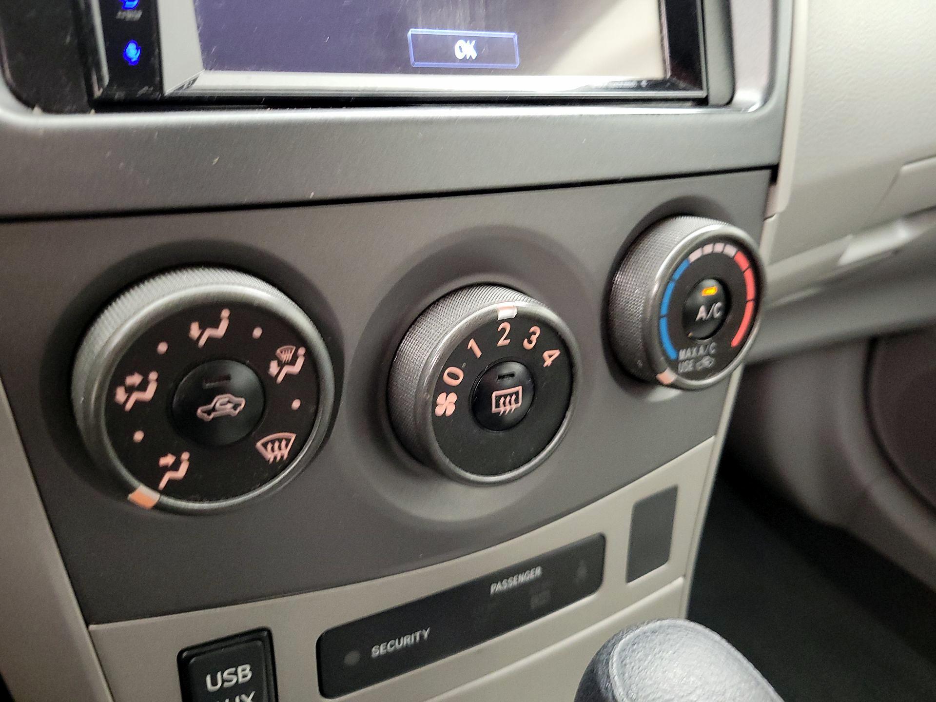 Thumbnail: 2013 Toyota Corolla - 16