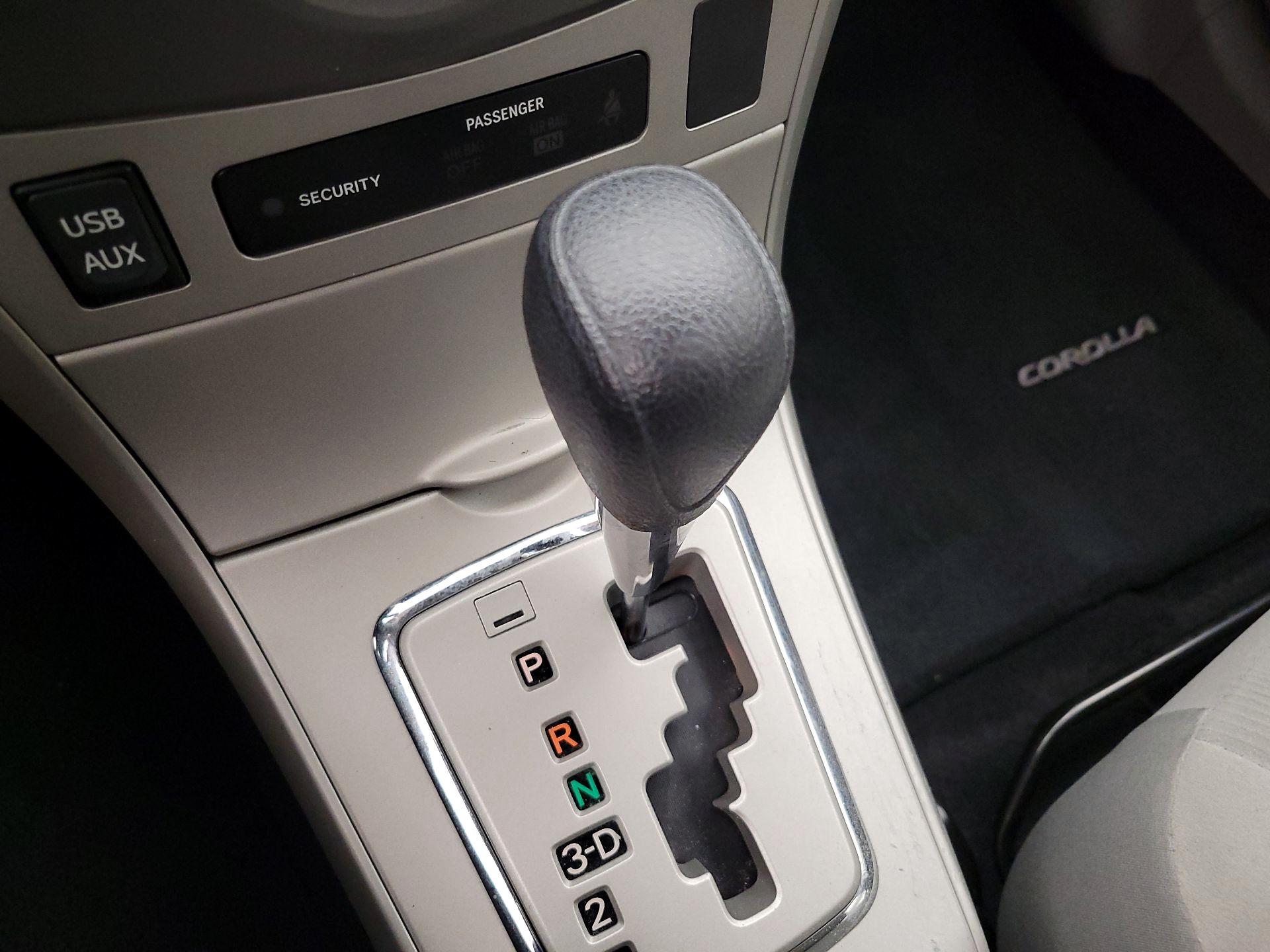 Thumbnail: 2013 Toyota Corolla - 17