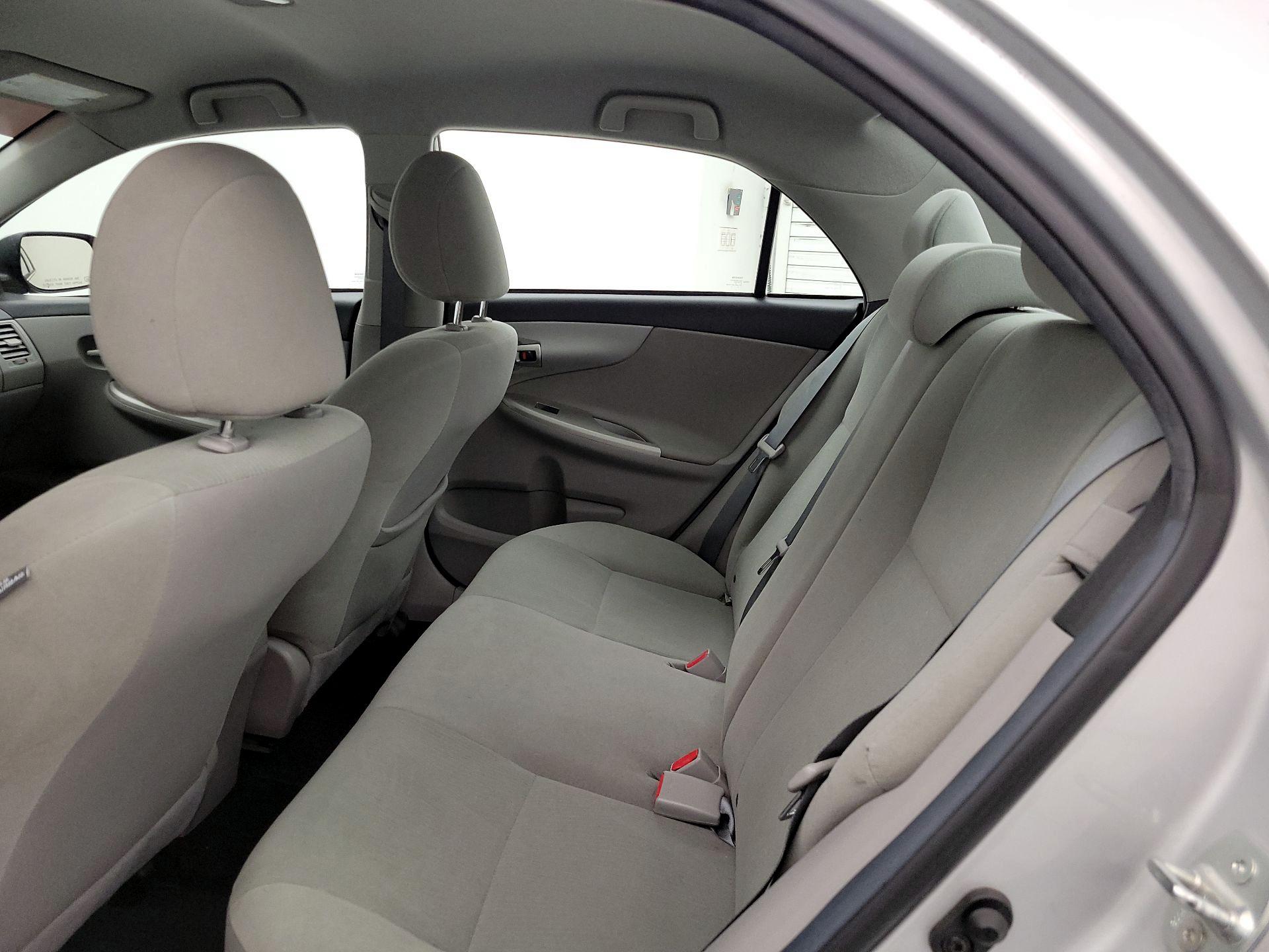 Thumbnail: 2013 Toyota Corolla - 19