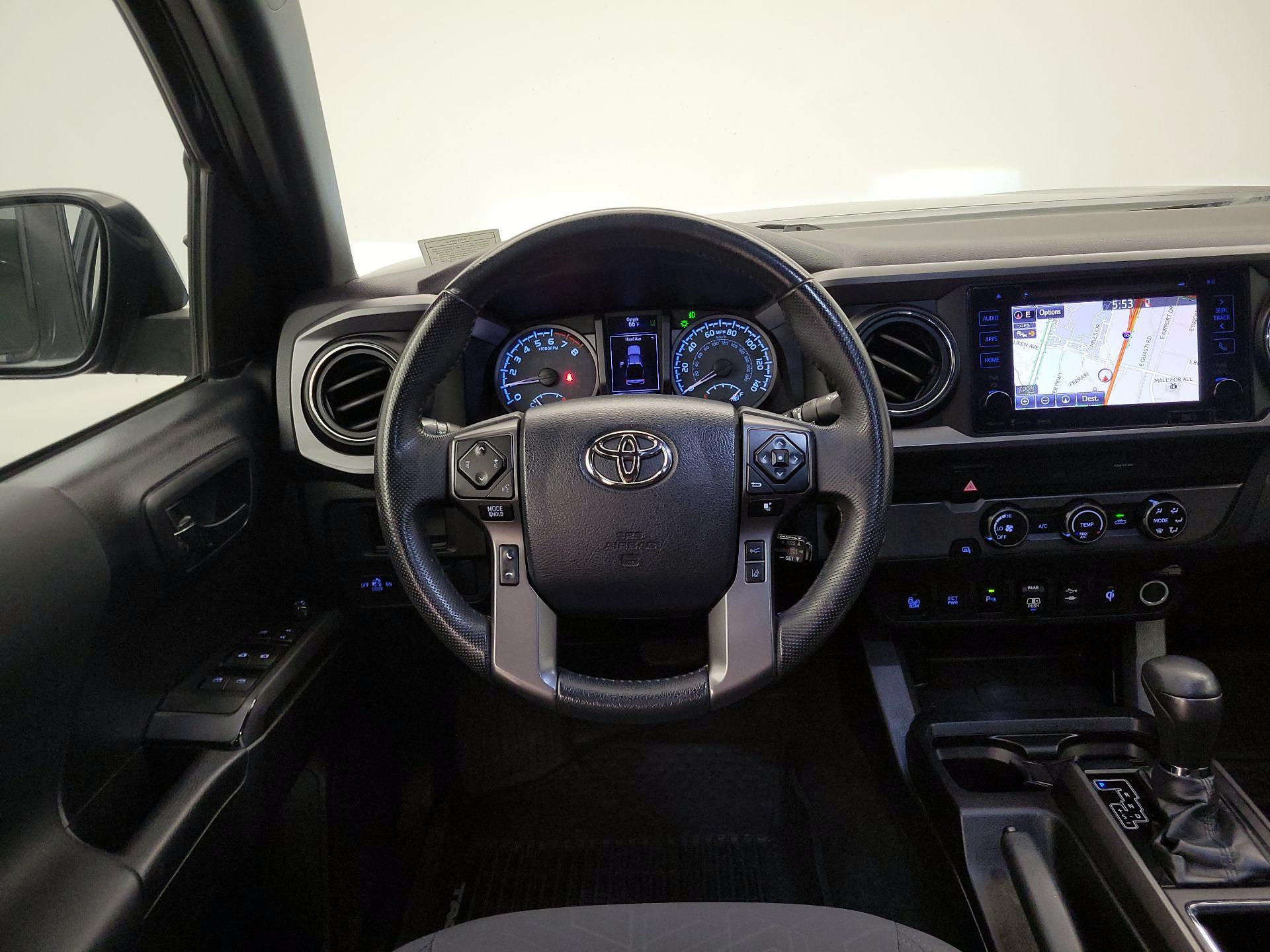 Thumbnail: 2019 Toyota Tacoma - 10