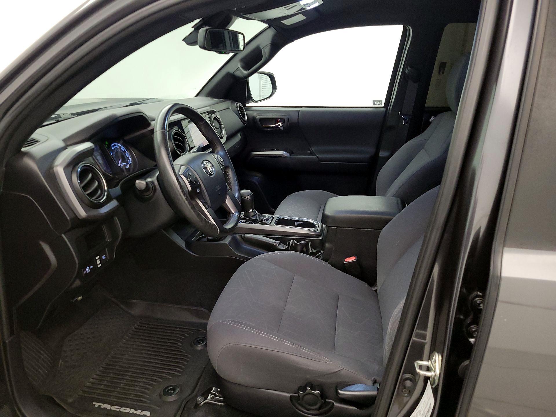 Thumbnail: 2019 Toyota Tacoma - 11