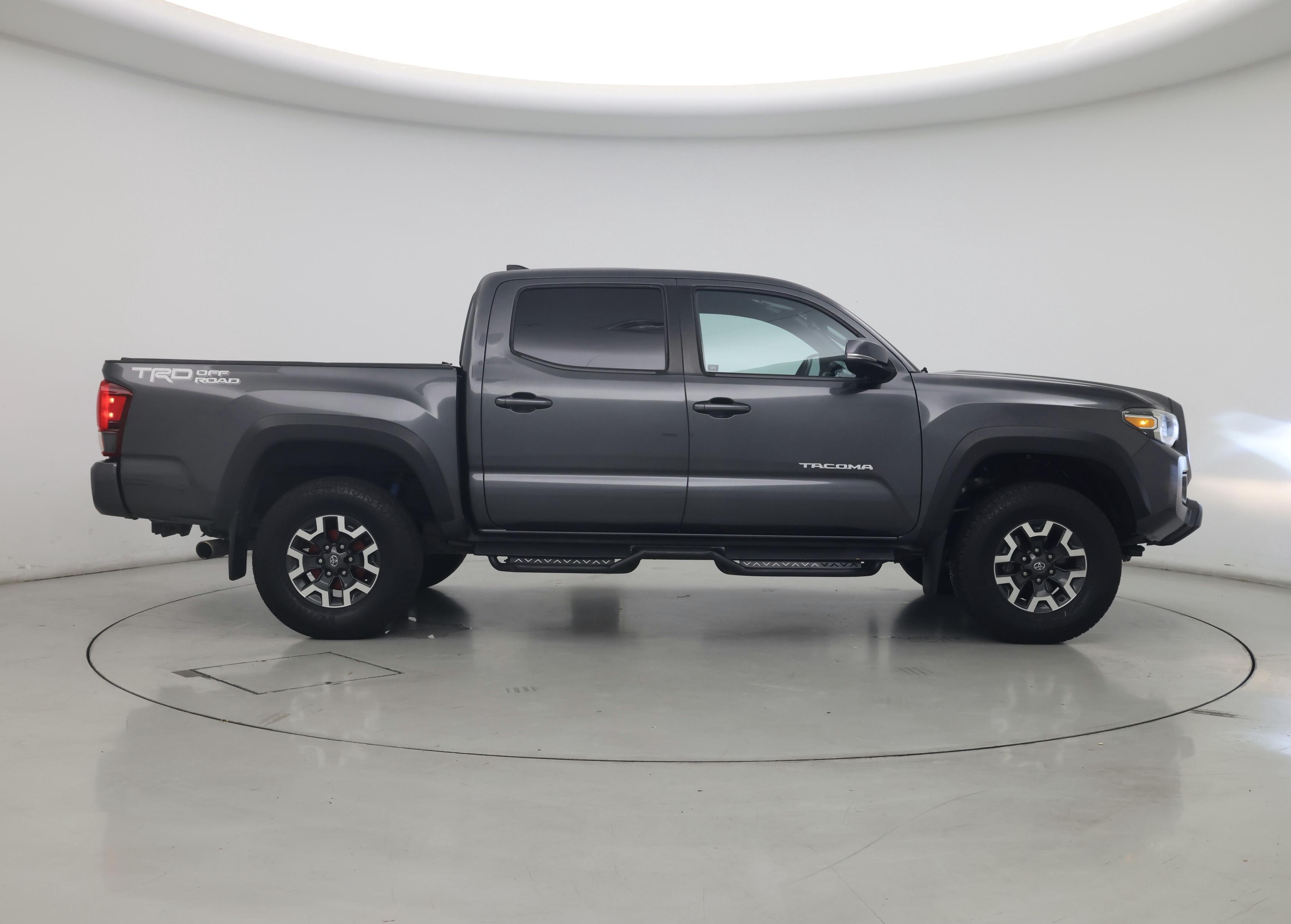 Thumbnail: 2019 Toyota Tacoma - 7