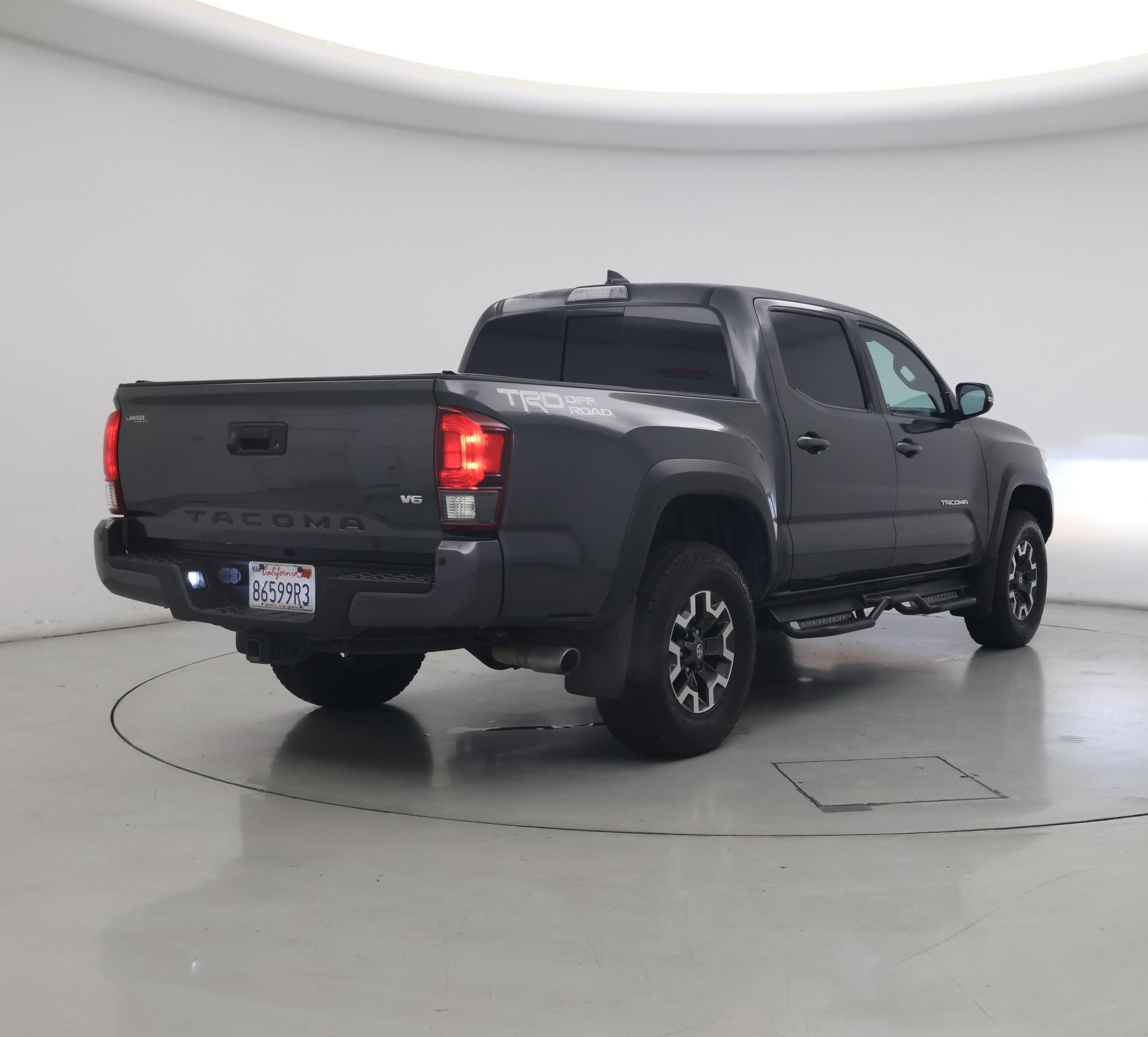 Thumbnail: 2019 Toyota Tacoma - 8