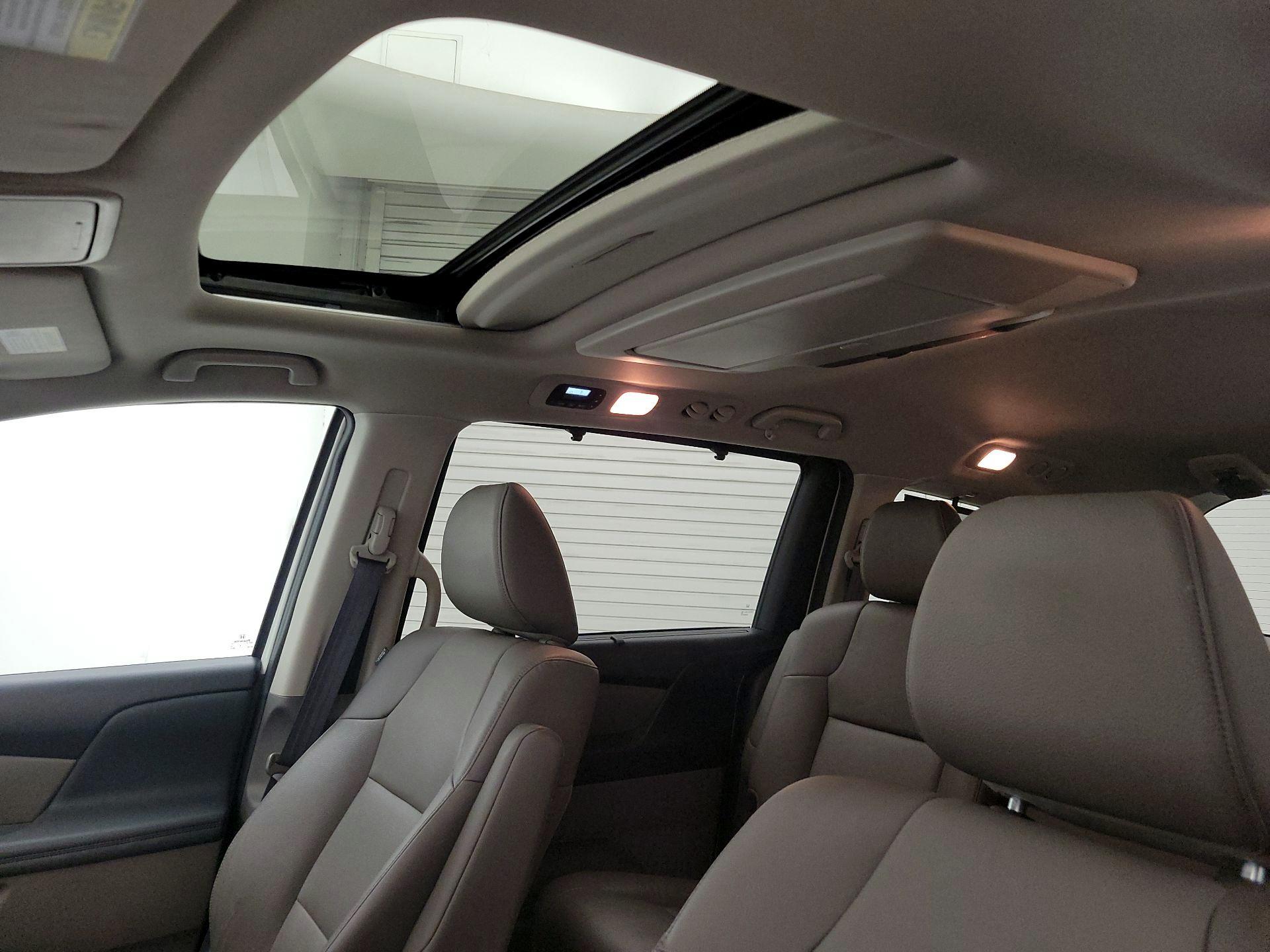 Thumbnail: 2016 Honda Odyssey - 20