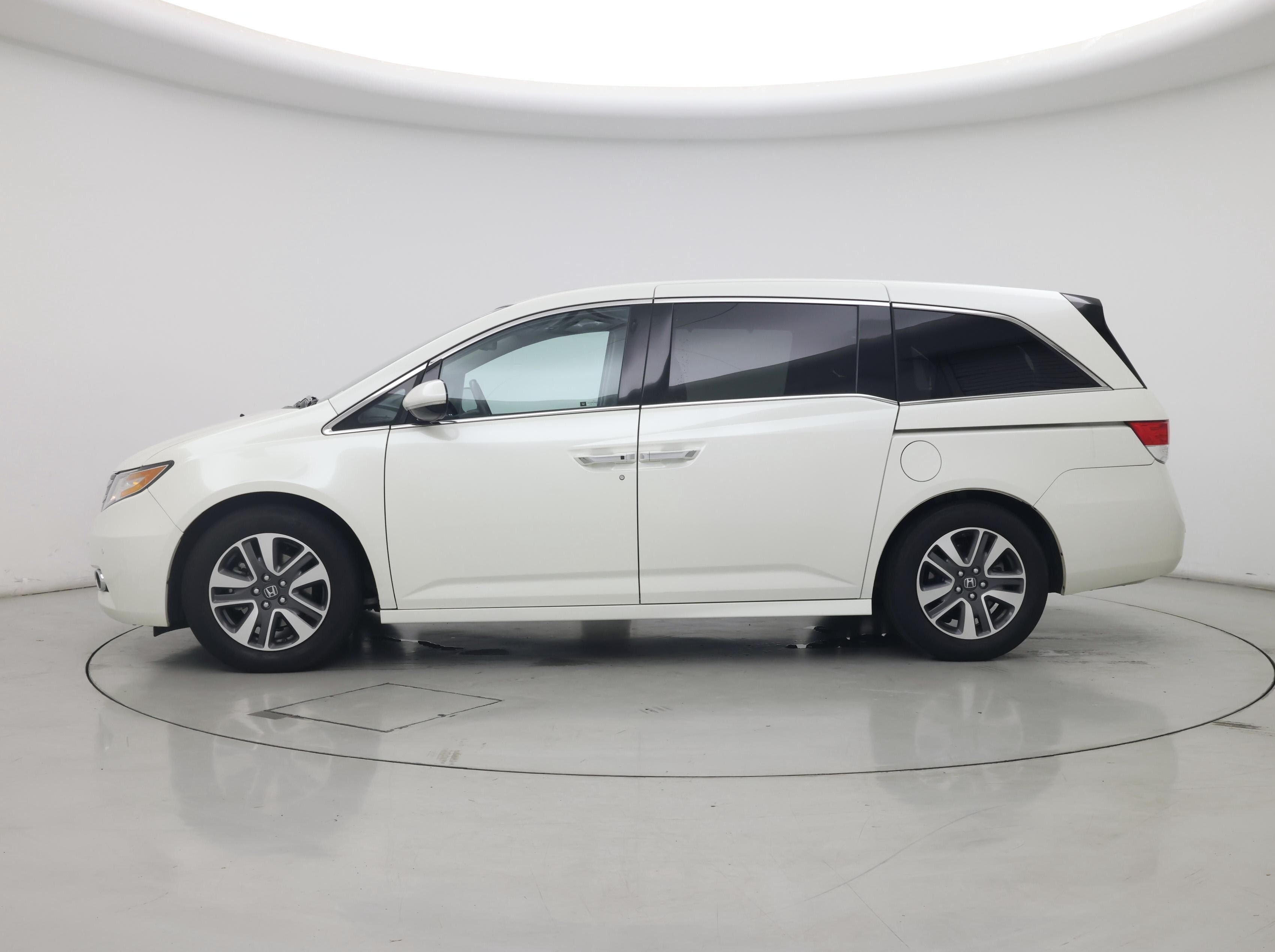 Thumbnail: 2016 Honda Odyssey - 3