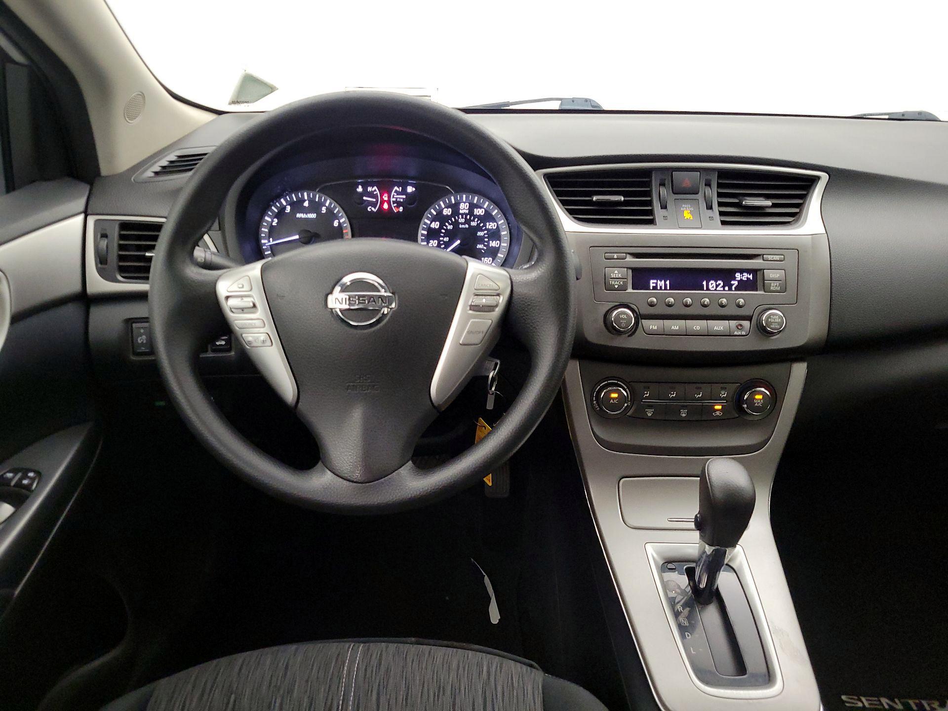 Thumbnail: 2014 Nissan Sentra - 10