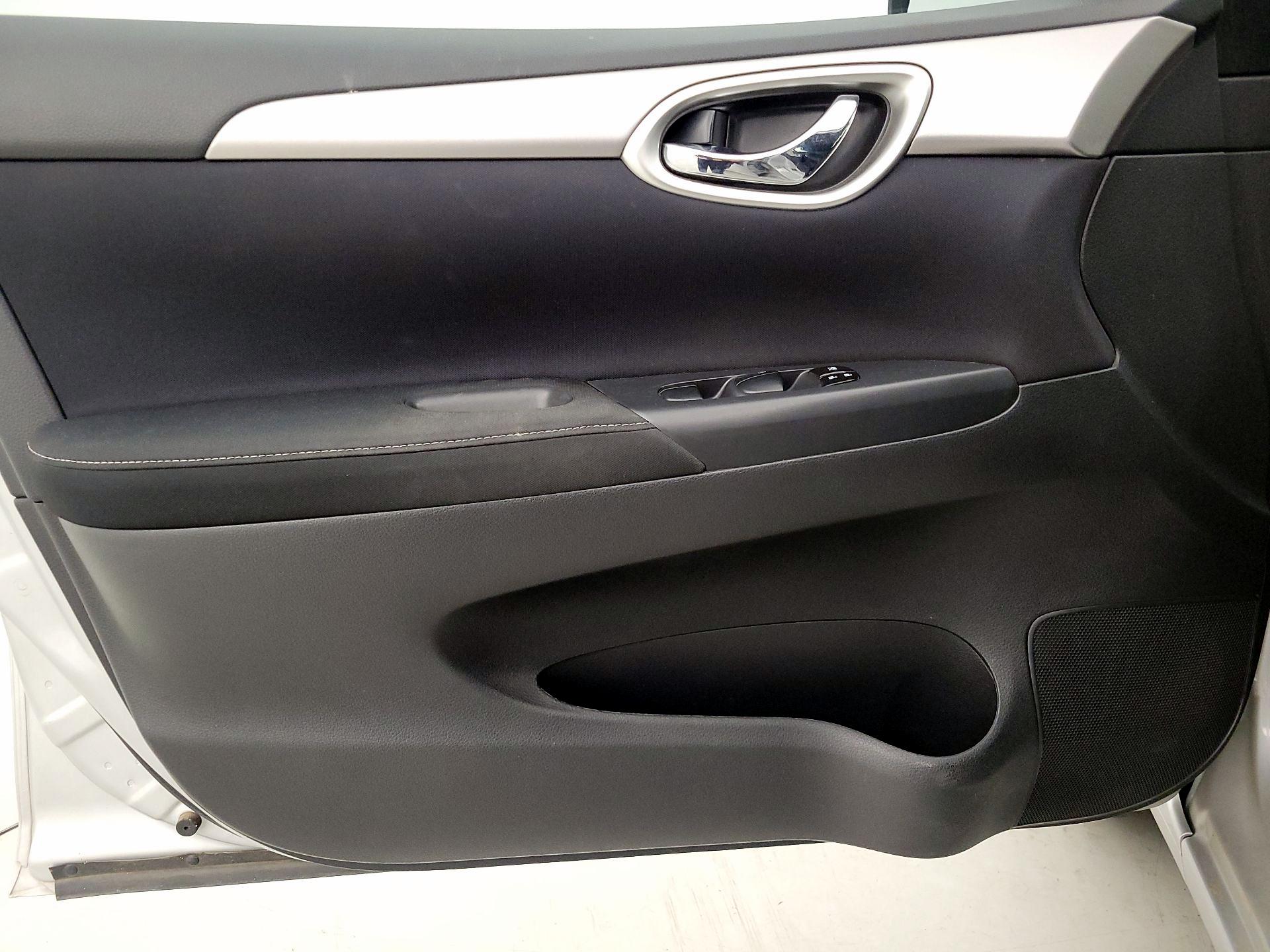 Thumbnail: 2014 Nissan Sentra - 12