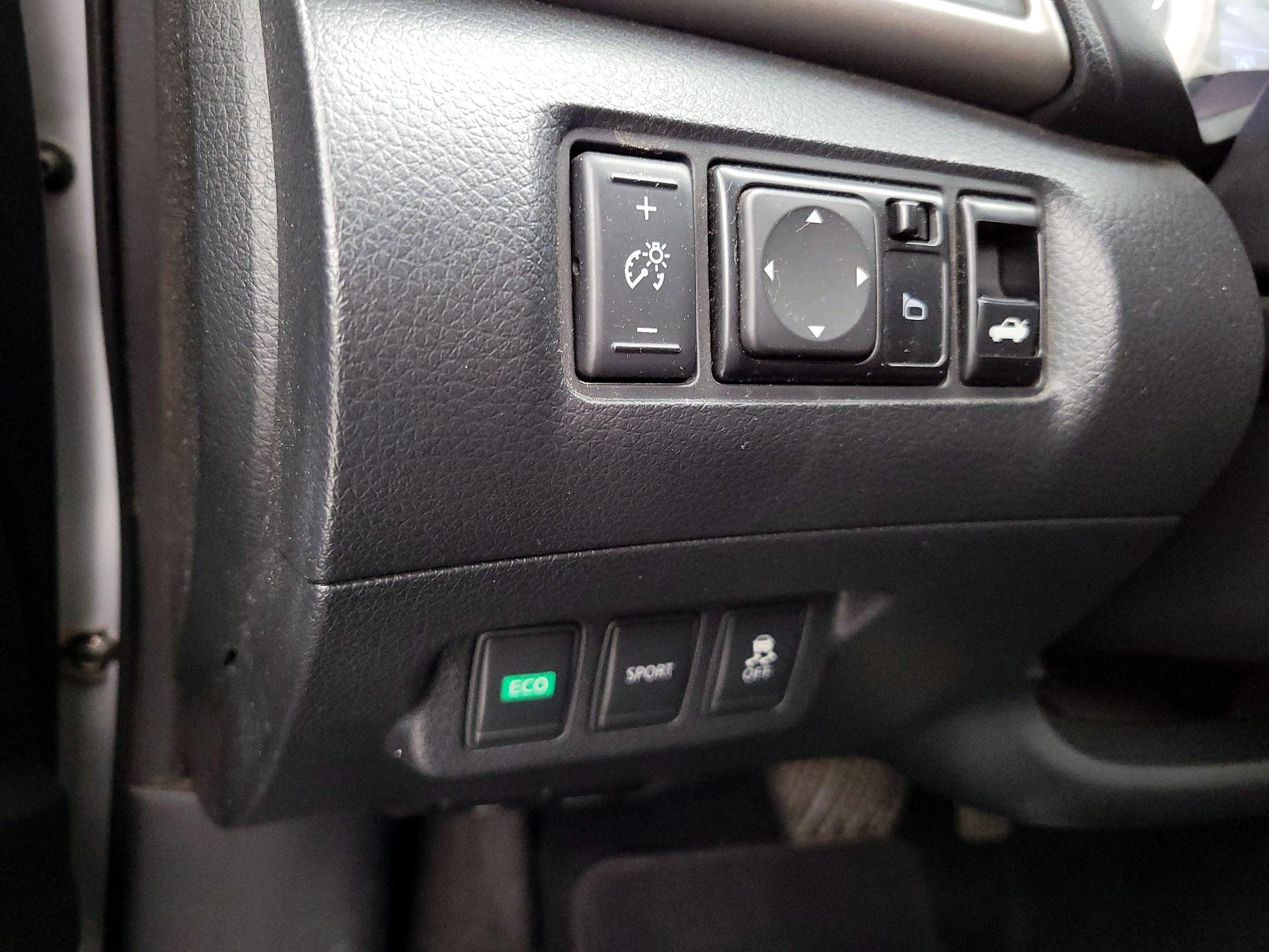Thumbnail: 2014 Nissan Sentra - 13