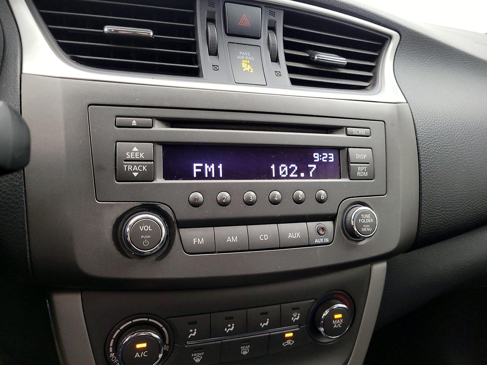 Thumbnail: 2014 Nissan Sentra - 14