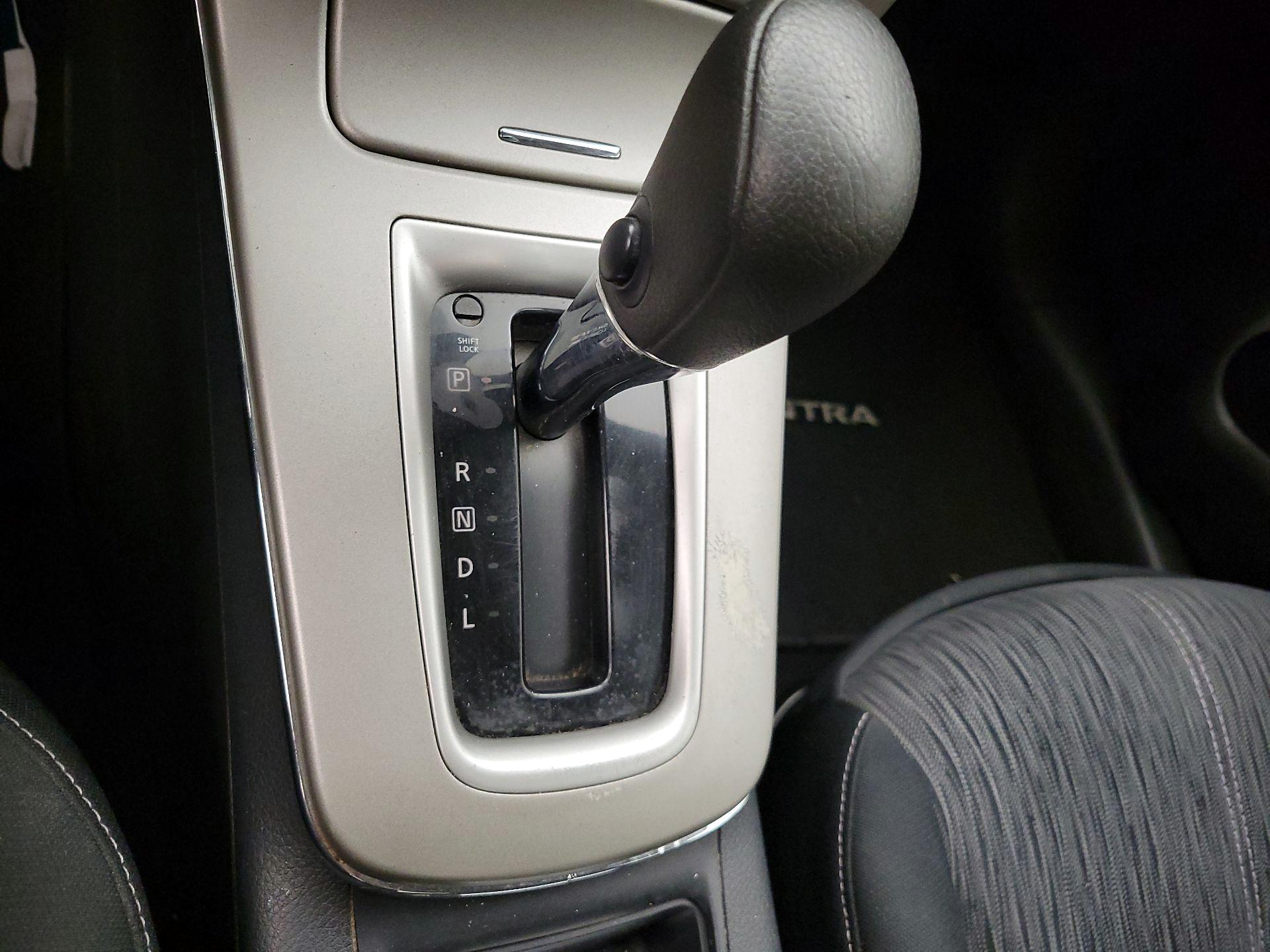 Thumbnail: 2014 Nissan Sentra - 16