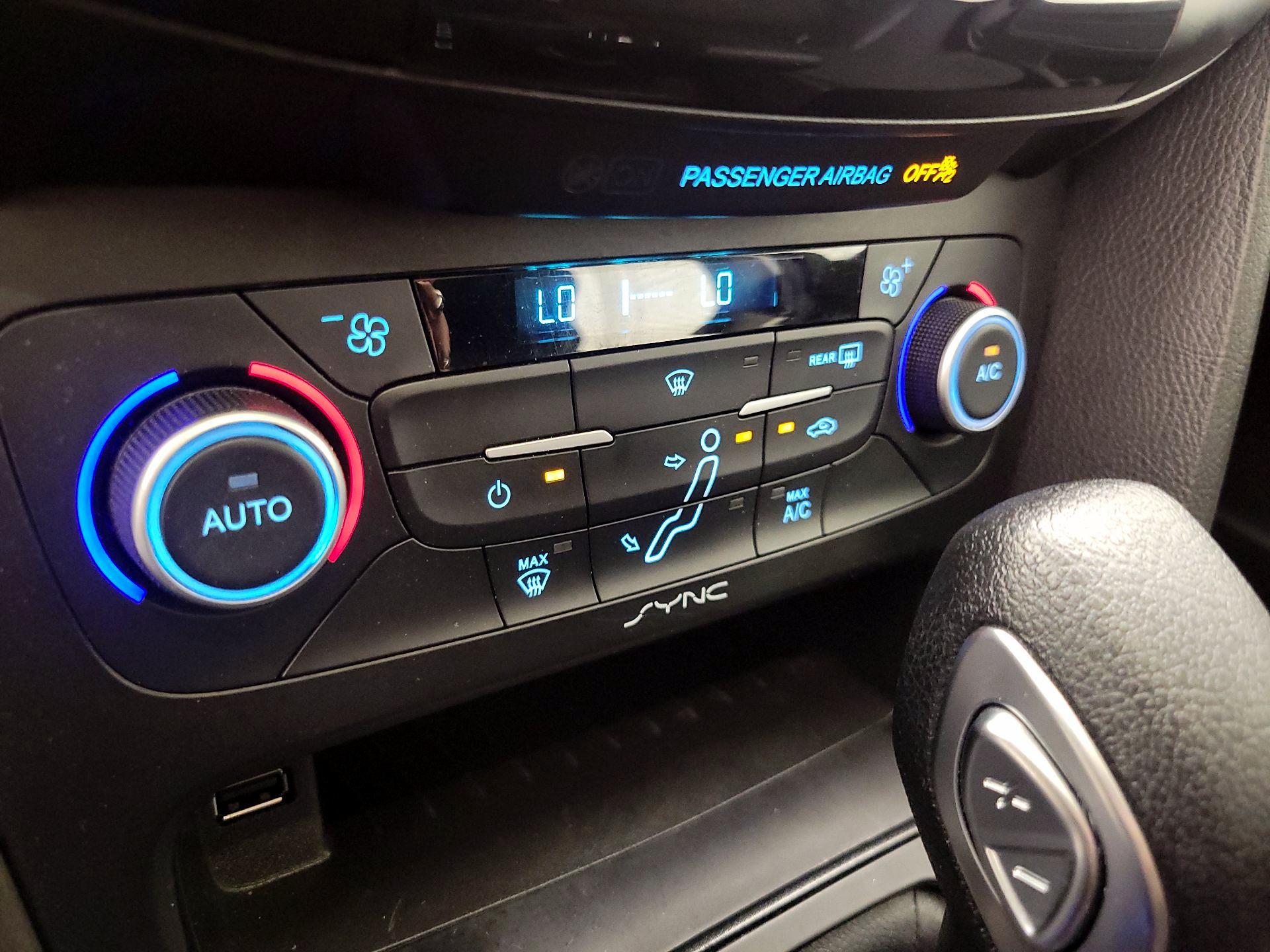 Thumbnail: 2018 Ford Focus - 16