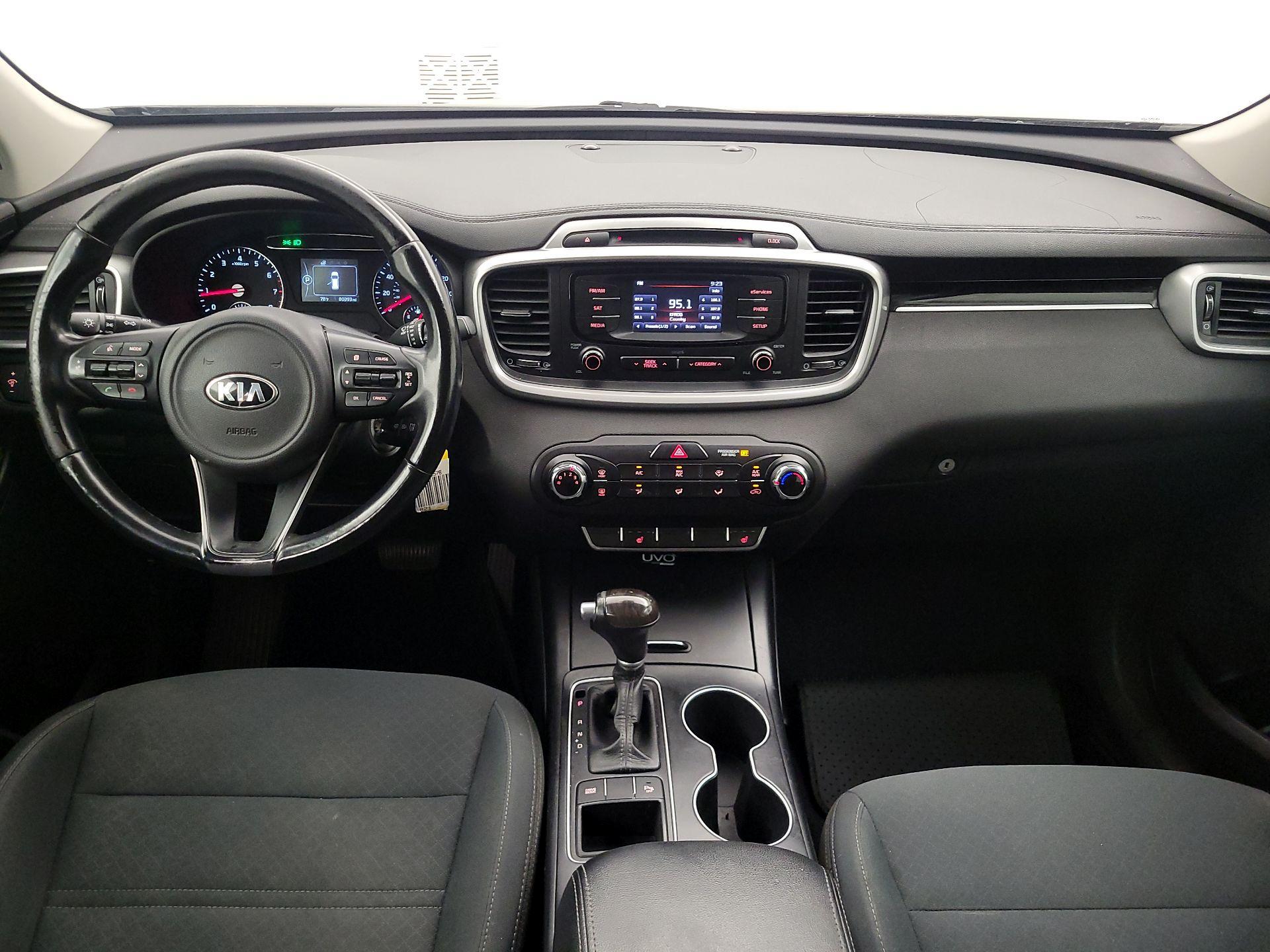 Thumbnail: 2016 Kia Sorento - 9