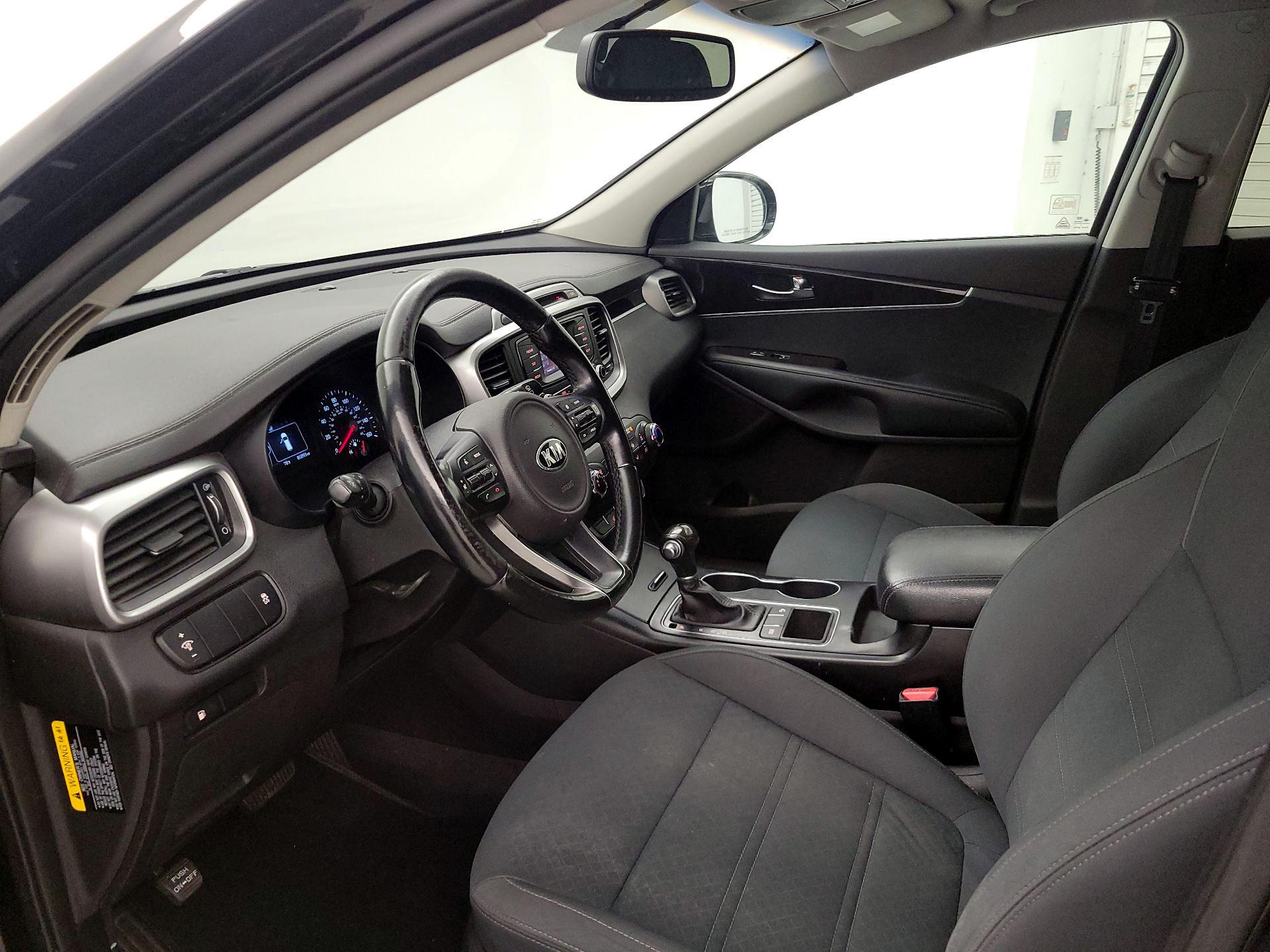 Thumbnail: 2016 Kia Sorento - 11