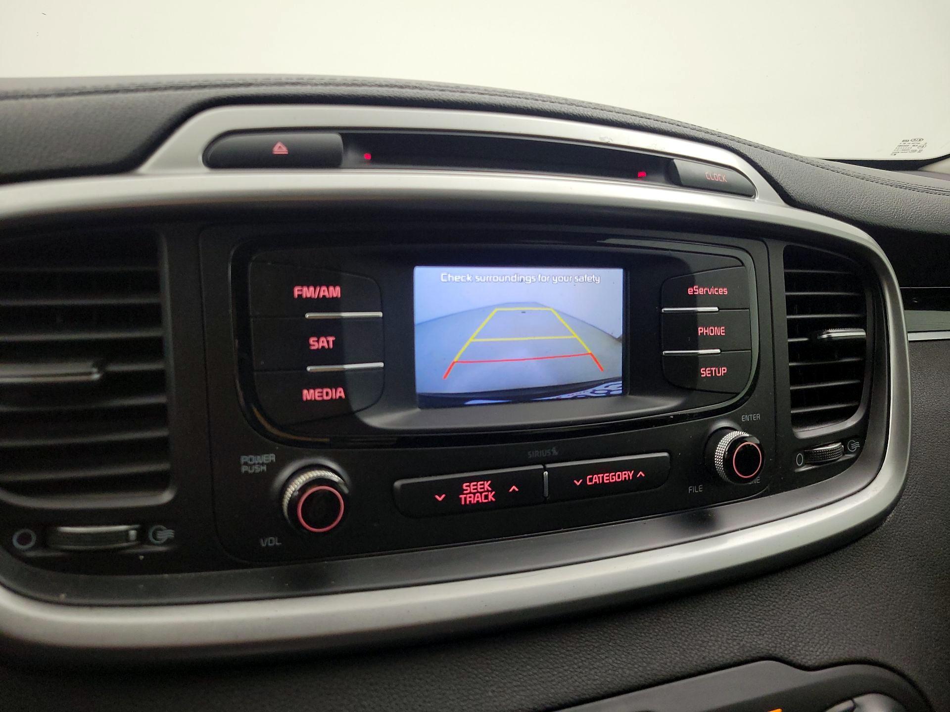 Thumbnail: 2016 Kia Sorento - 14