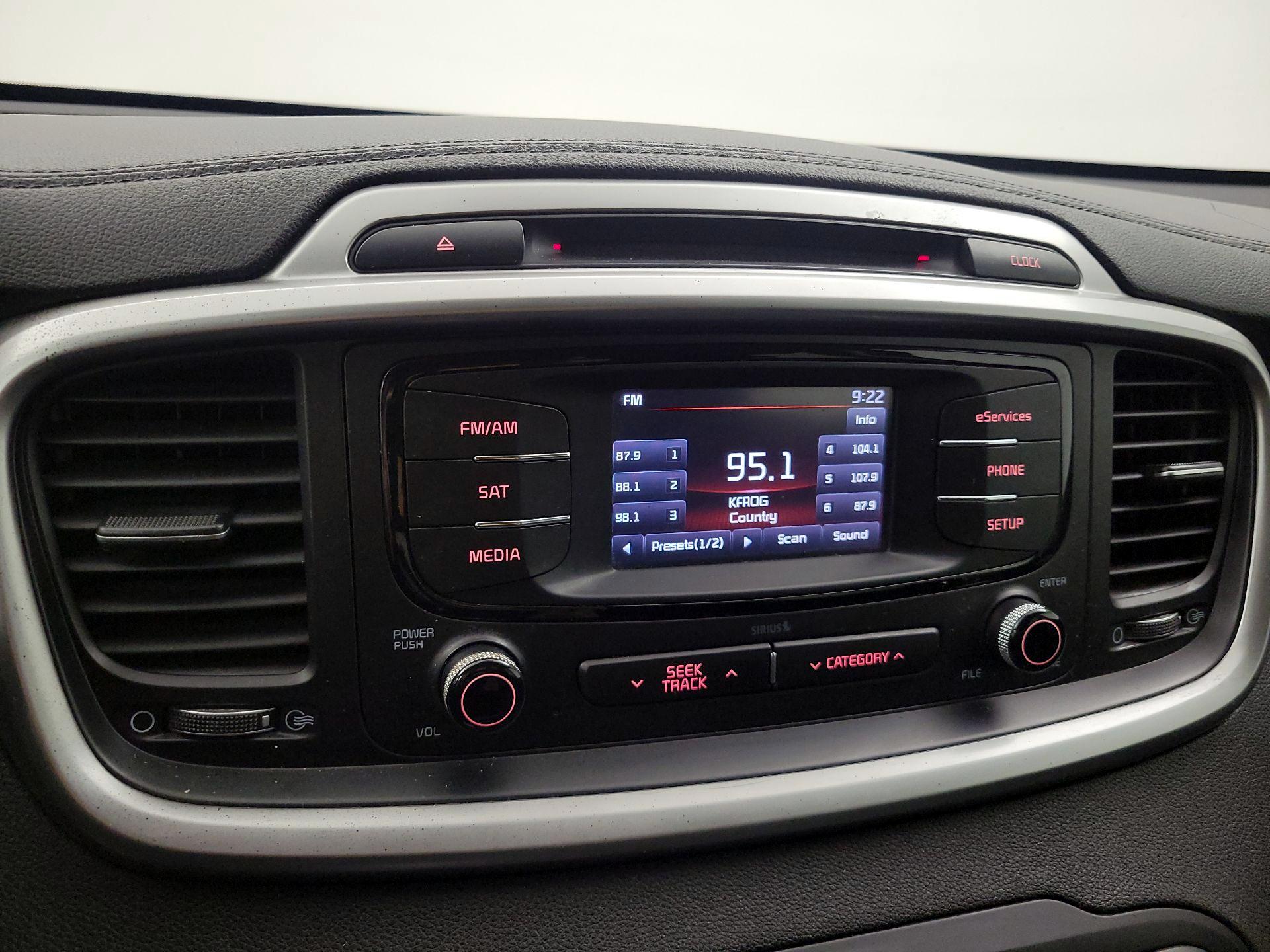 Thumbnail: 2016 Kia Sorento - 15