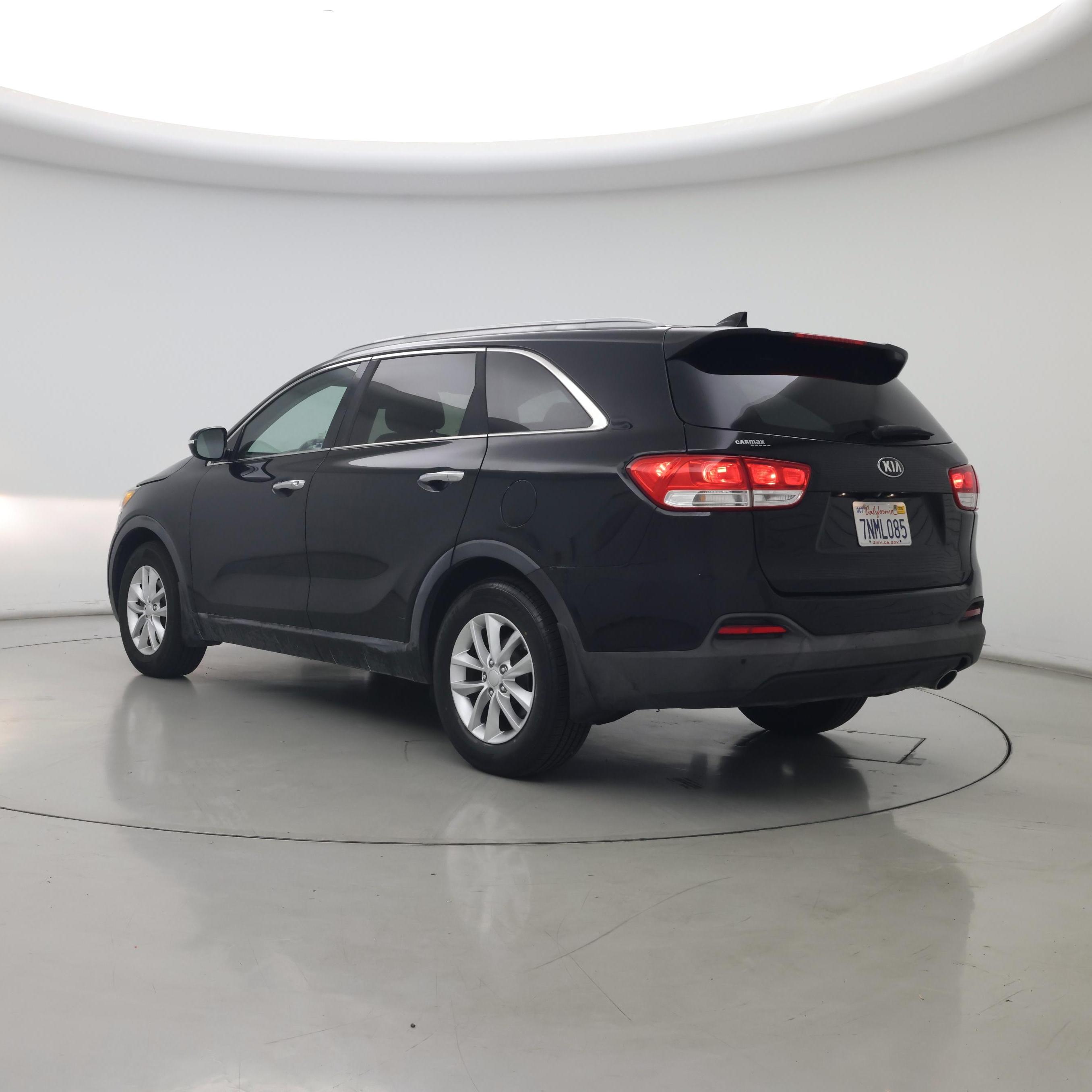 Thumbnail: 2016 Kia Sorento - 2