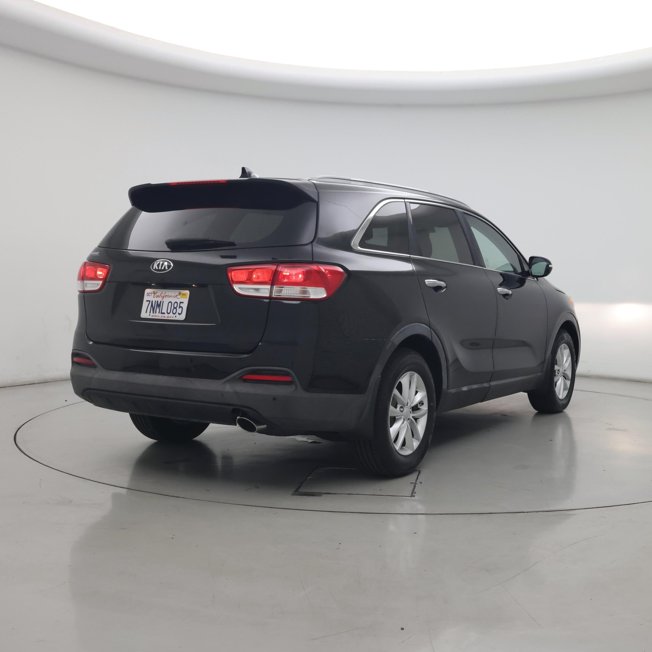 Thumbnail: 2016 Kia Sorento - 8