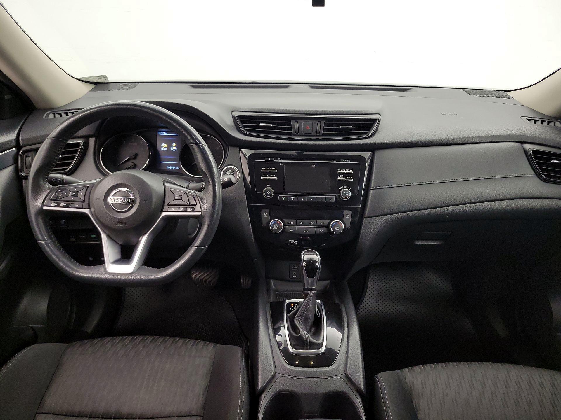 Thumbnail: 2017 Nissan Rogue - 9
