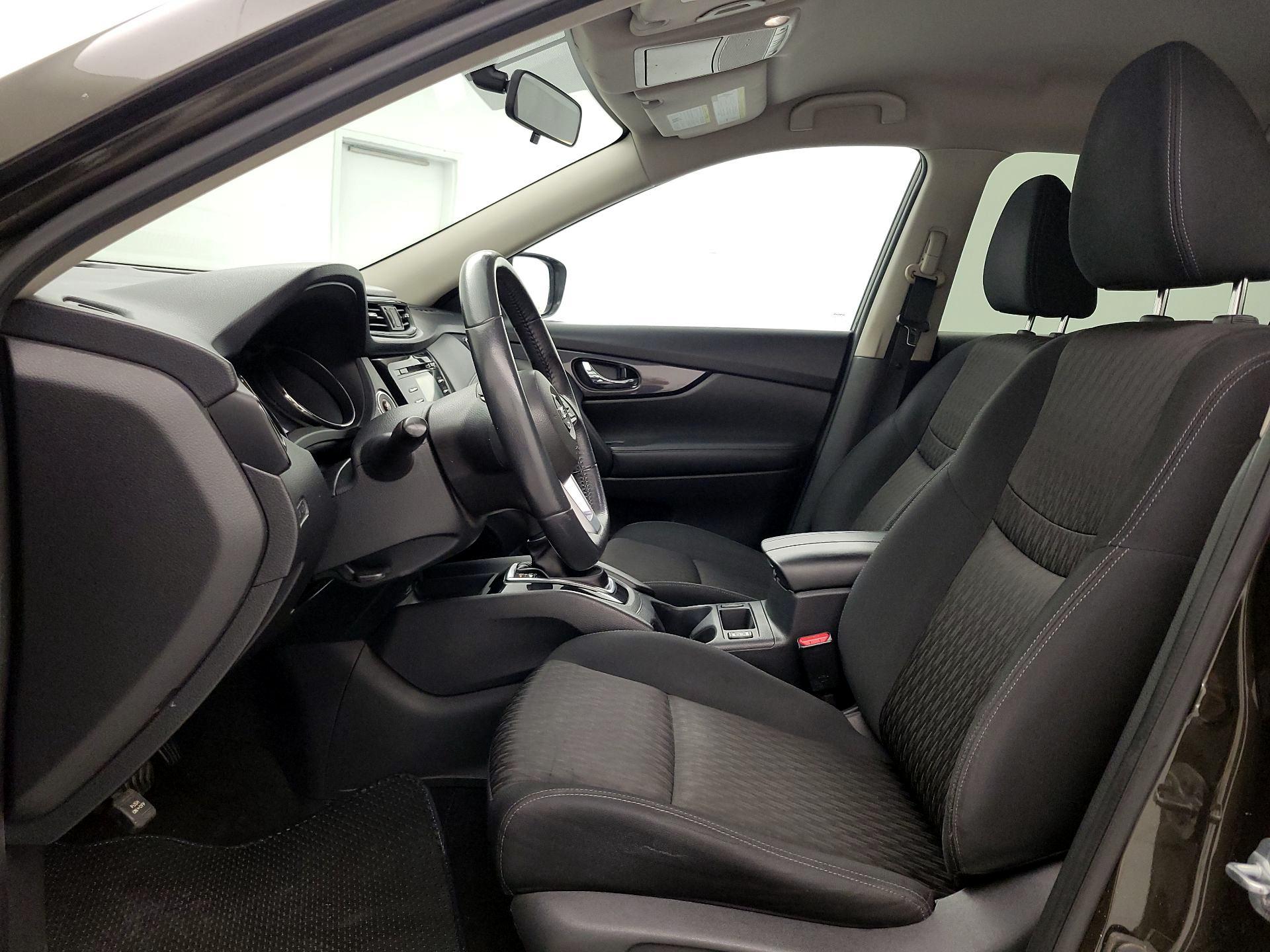 Thumbnail: 2017 Nissan Rogue - 11