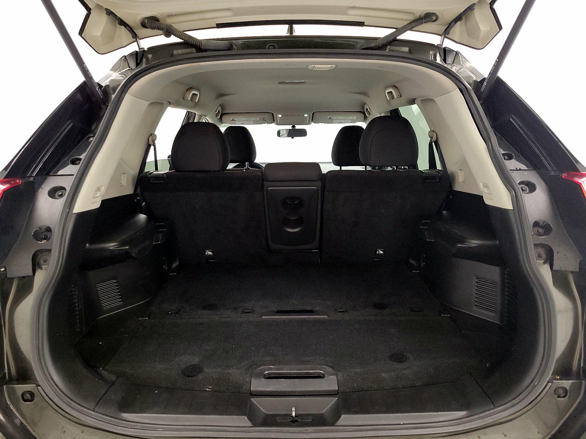 Thumbnail: 2017 Nissan Rogue - 20