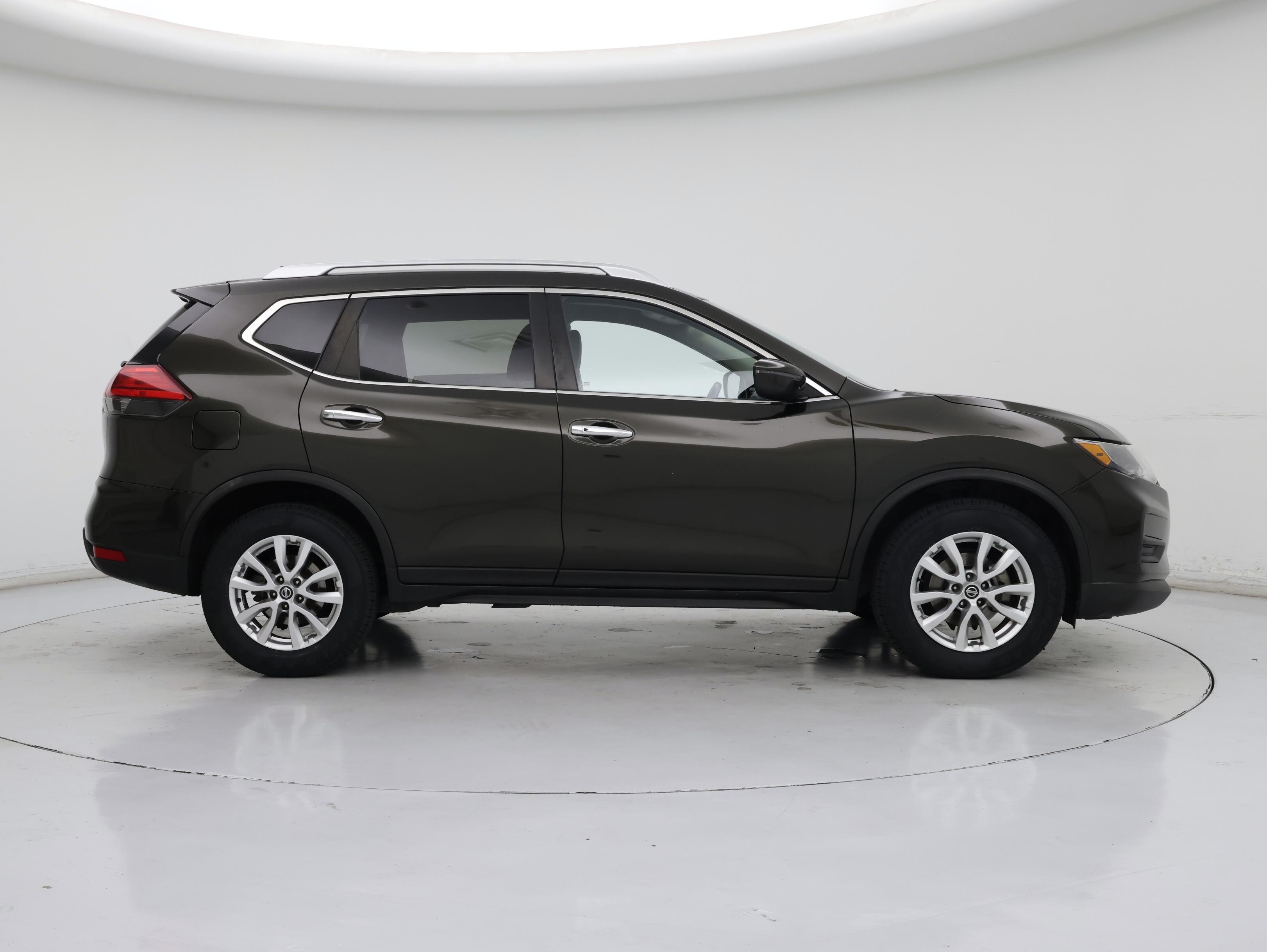 Thumbnail: 2017 Nissan Rogue - 7