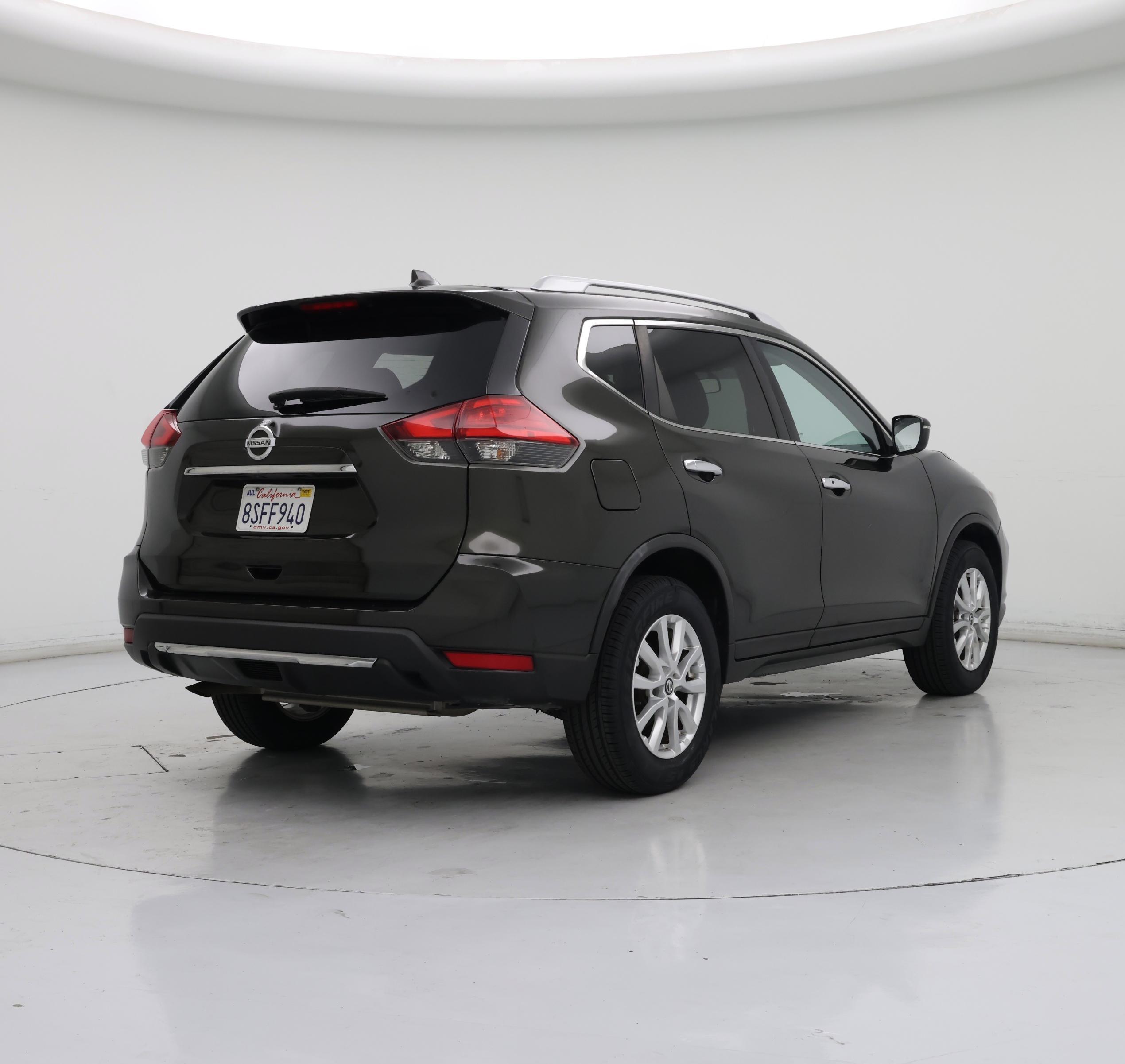 Thumbnail: 2017 Nissan Rogue - 8