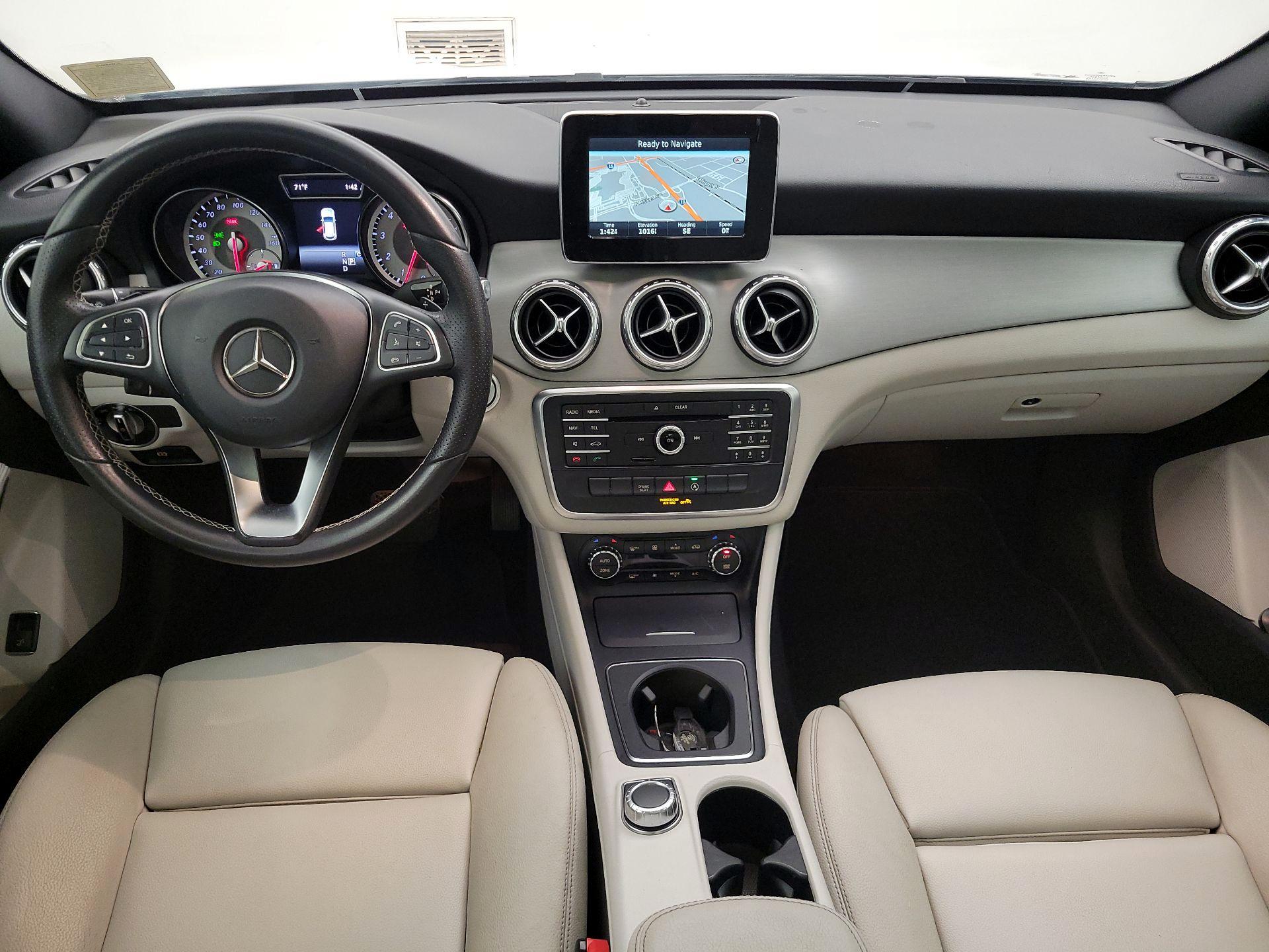 Thumbnail: 2017 Mercedes-Benz GLA - 9