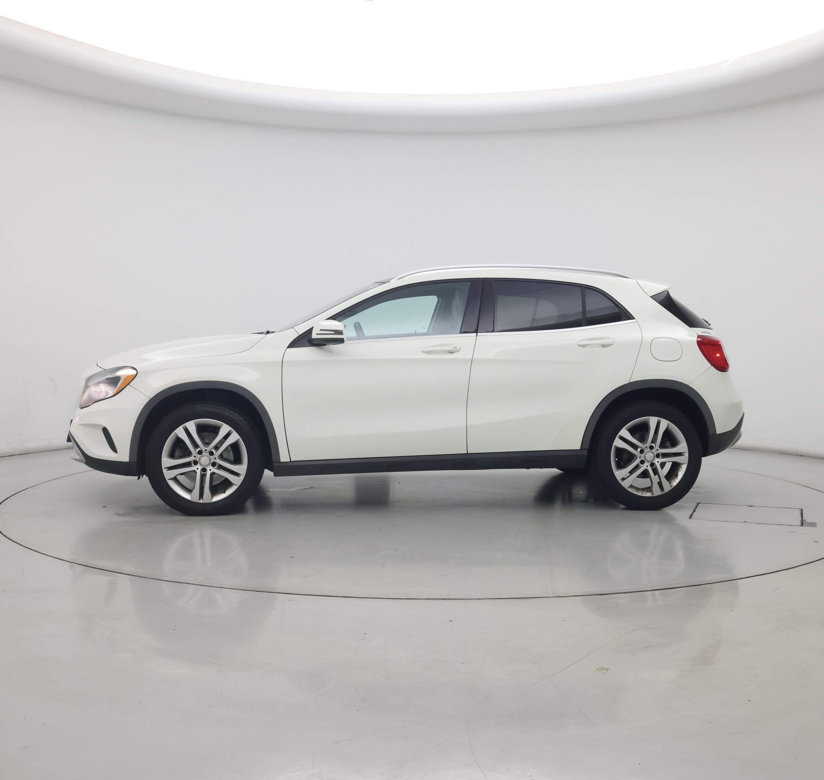 Thumbnail: 2017 Mercedes-Benz GLA - 3