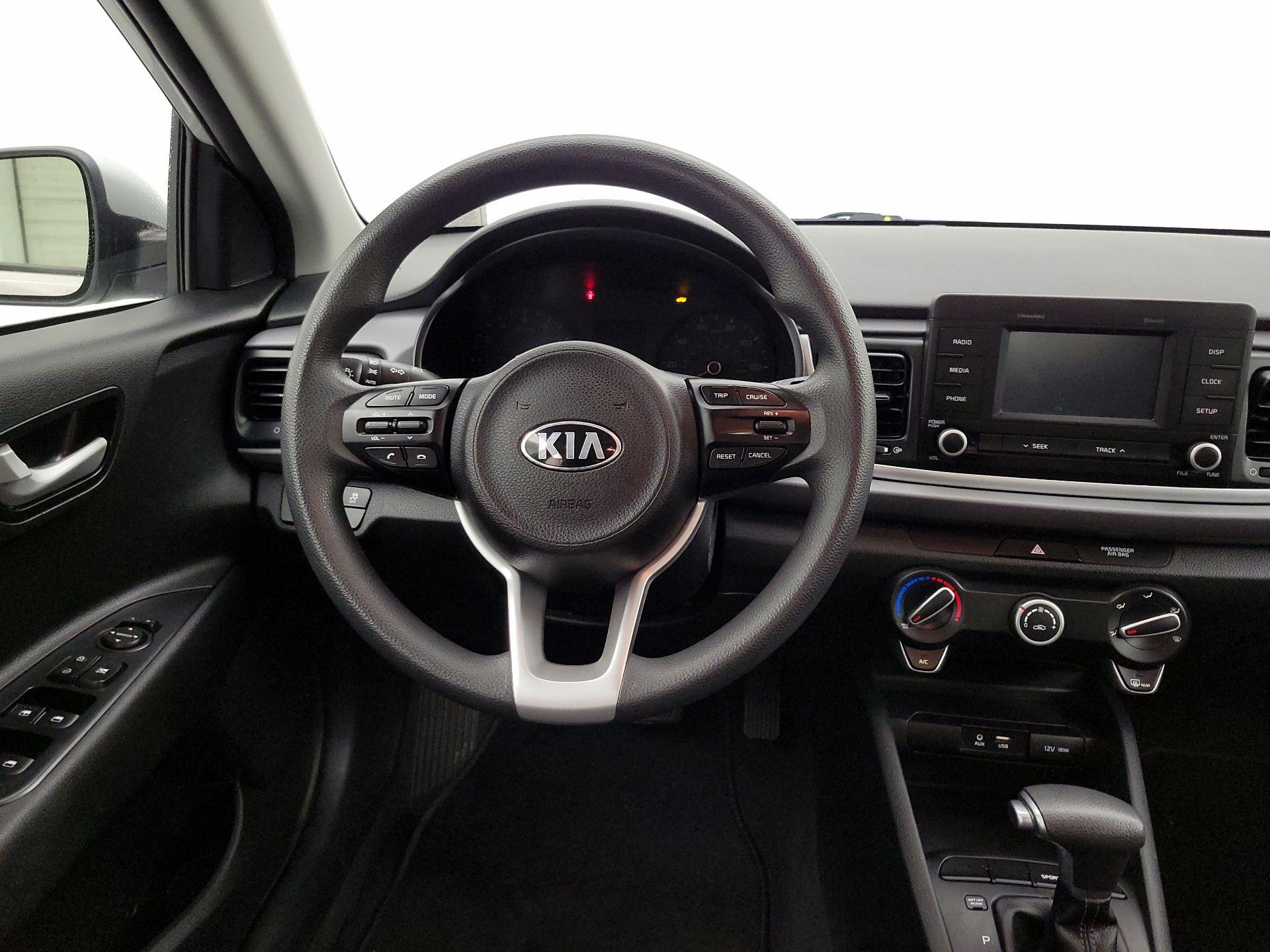 Thumbnail: 2018 Kia Rio - 10