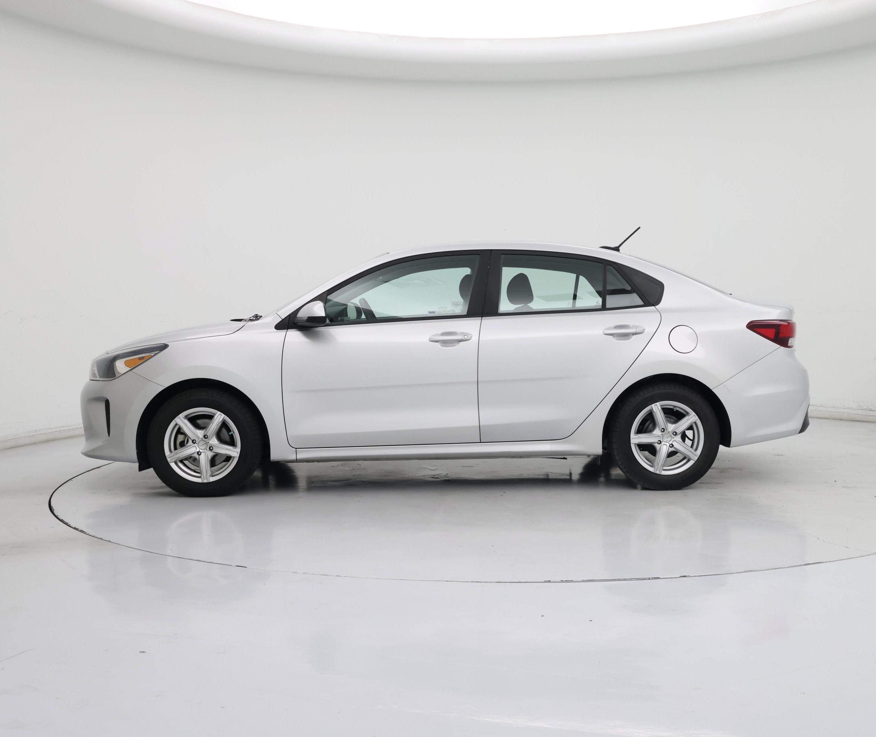 Thumbnail: 2018 Kia Rio - 3