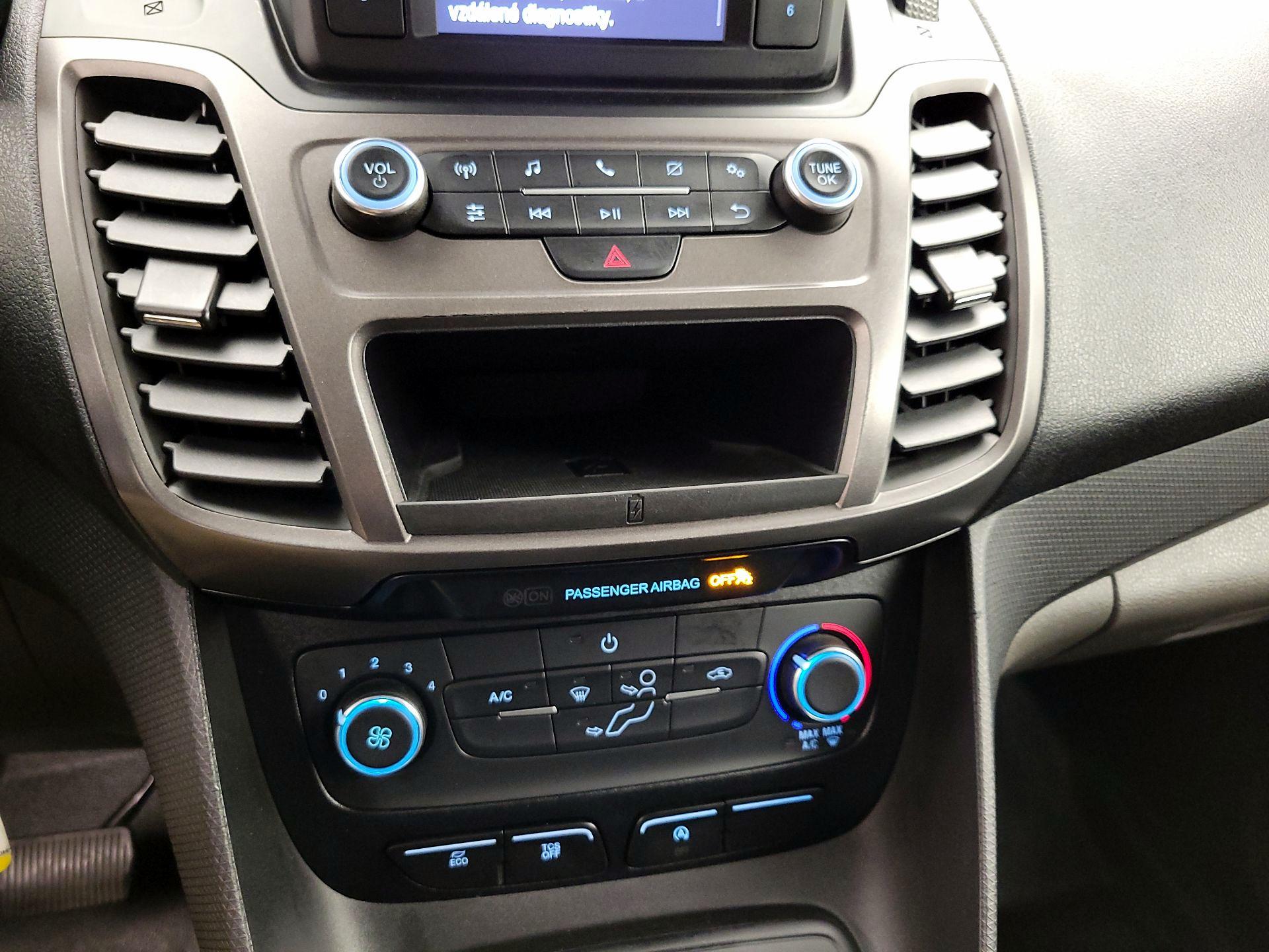 Thumbnail: 2019 Ford Transit Series - 16