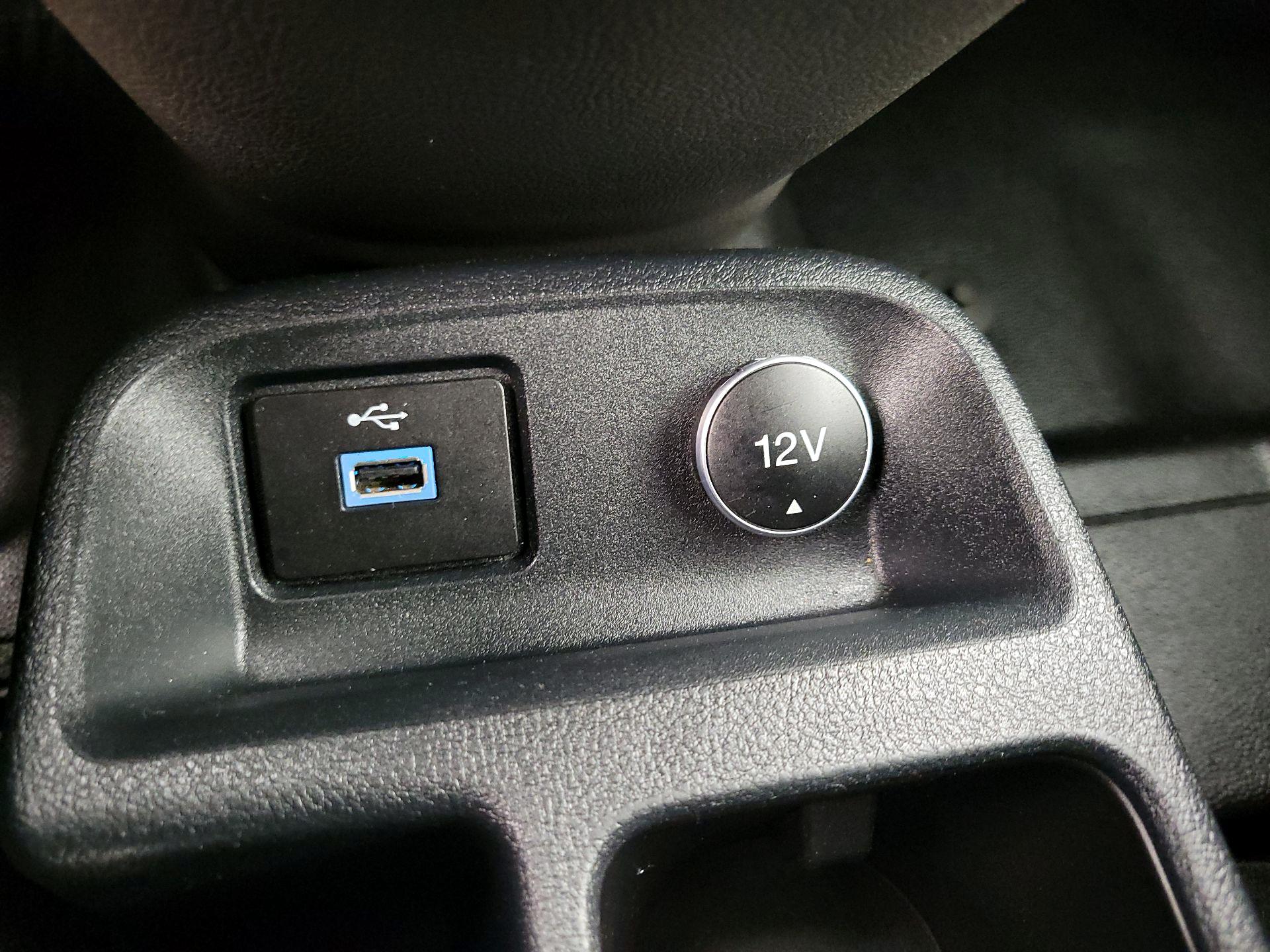 Thumbnail: 2019 Ford Transit Series - 18
