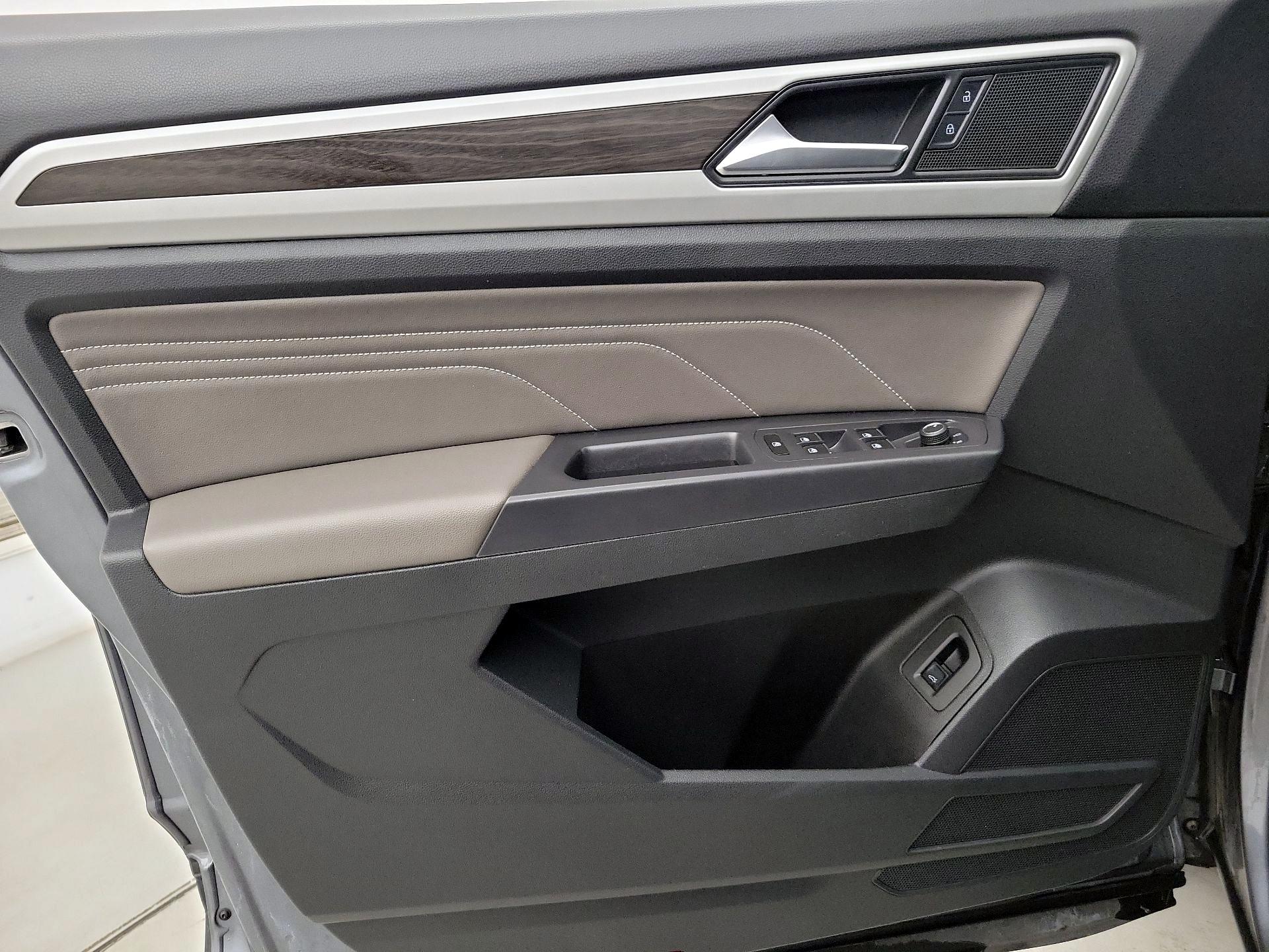 Thumbnail: 2021 Volkswagen Atlas - 12