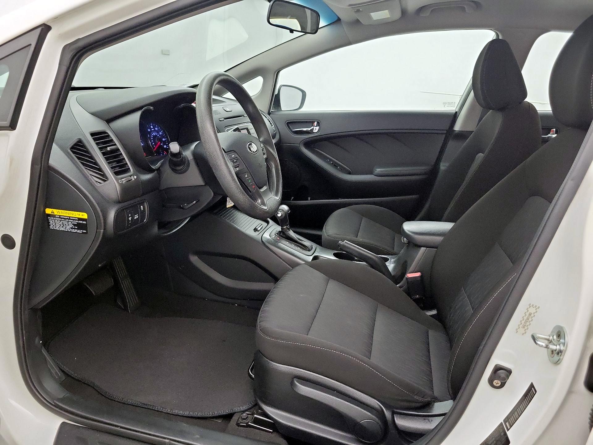 Thumbnail: 2016 Kia Forte - 11