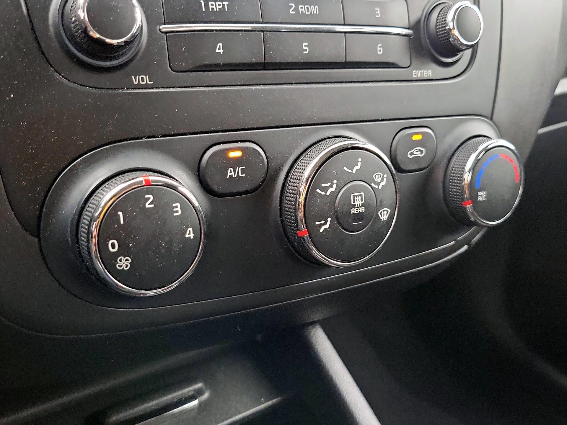 Thumbnail: 2016 Kia Forte - 15