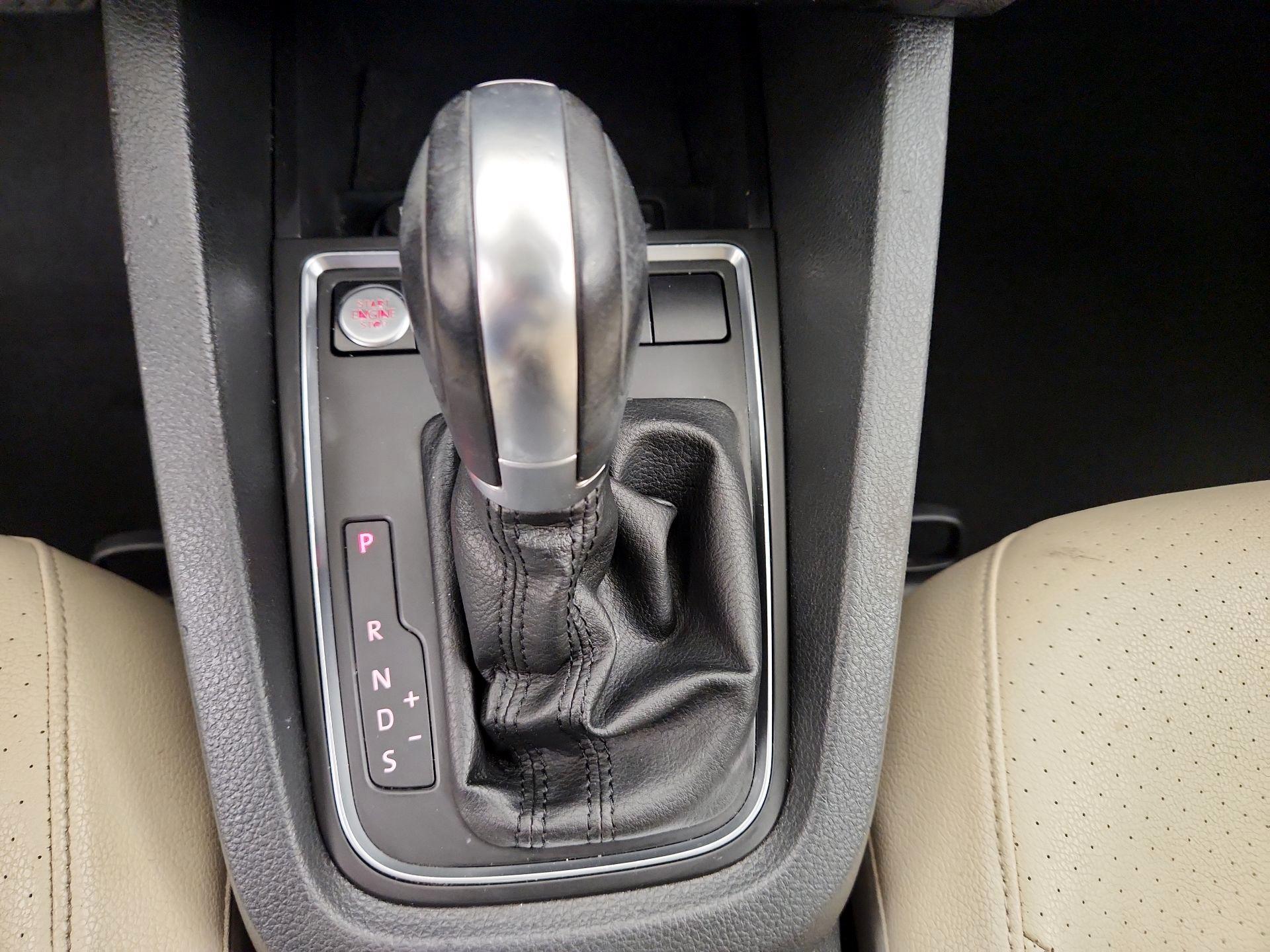 Thumbnail: 2018 Volkswagen Jetta - 17