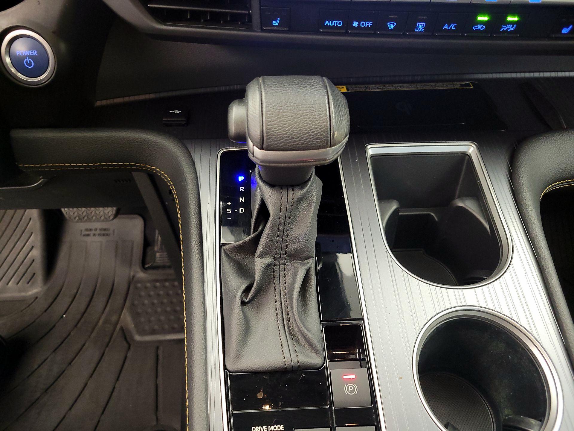 Thumbnail: 2024 Toyota Sienna - 18